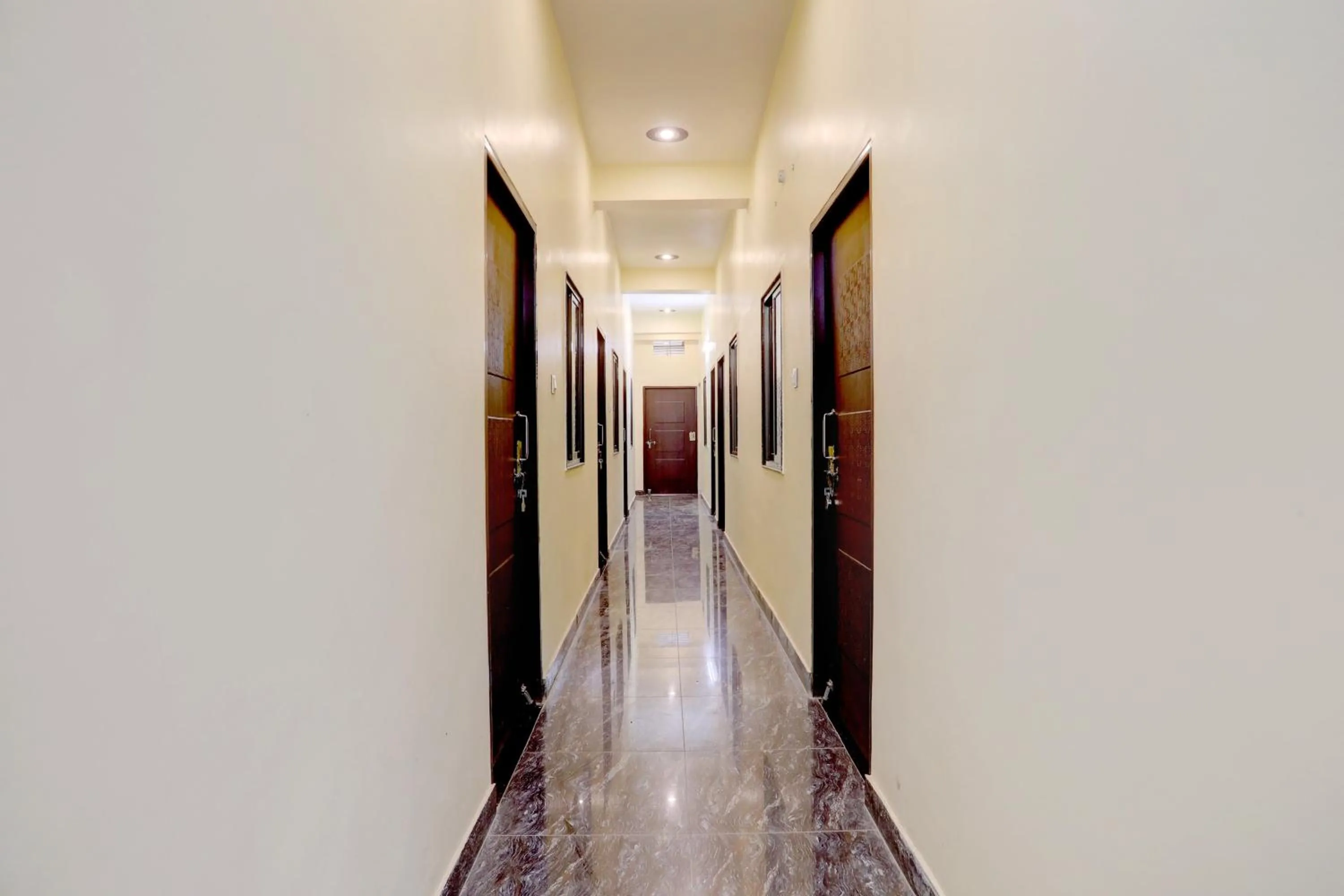 Lobby or reception in Hotel O by OYO Yatharth Inn Paying Guest House