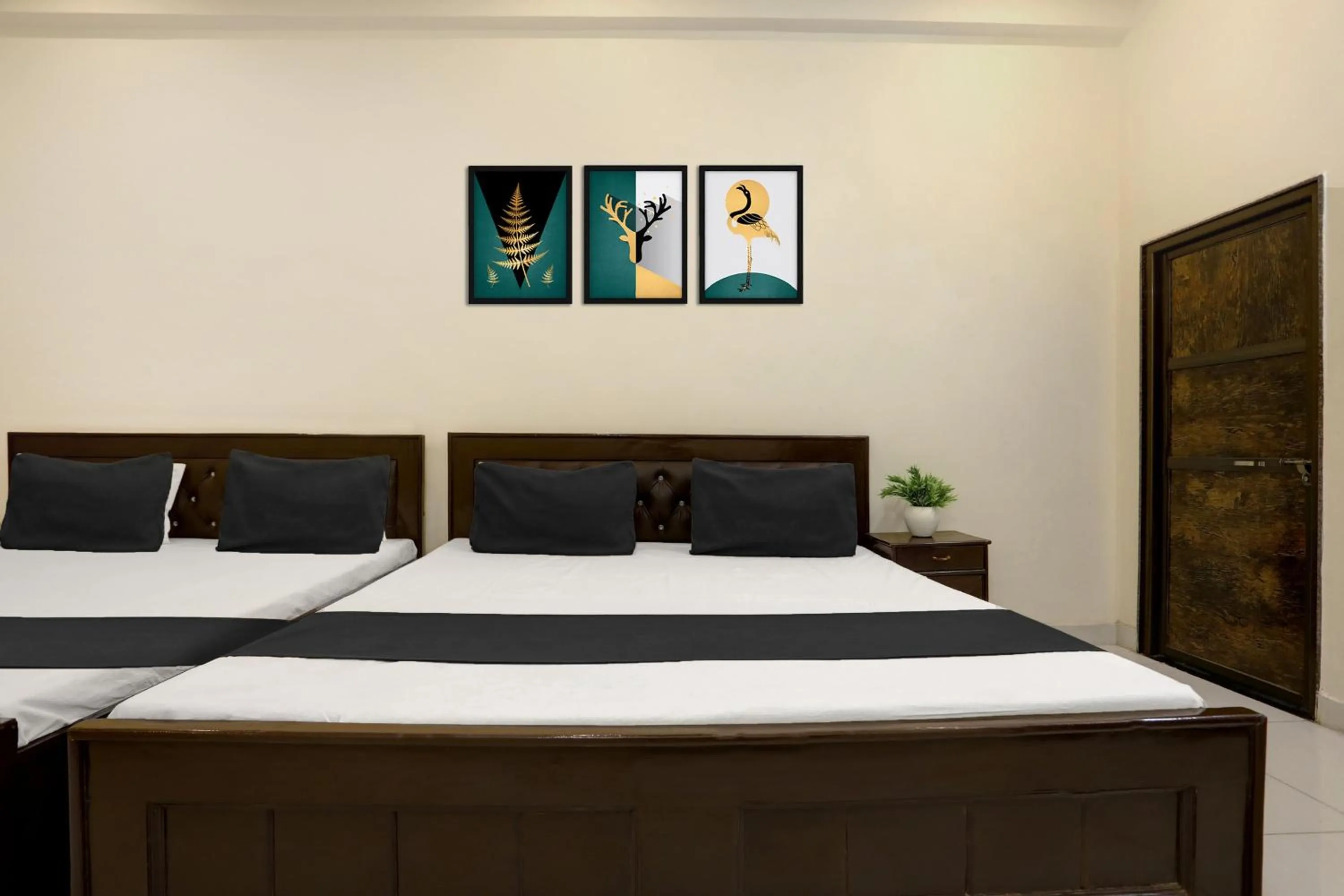 Bedroom, Bed in Hotel O by OYO Yatharth Inn Paying Guest House