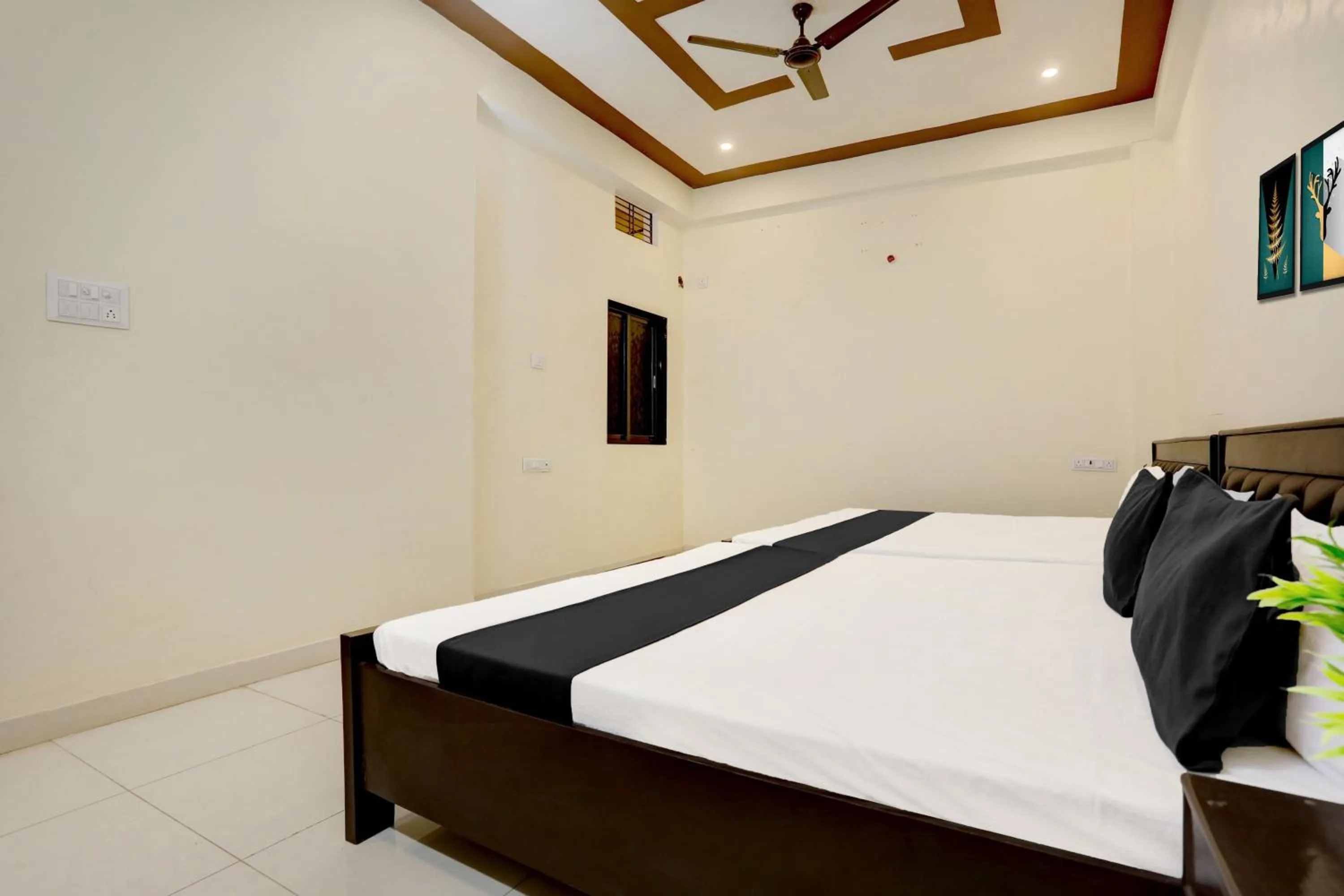 Bedroom, Bed in Hotel O by OYO Yatharth Inn Paying Guest House