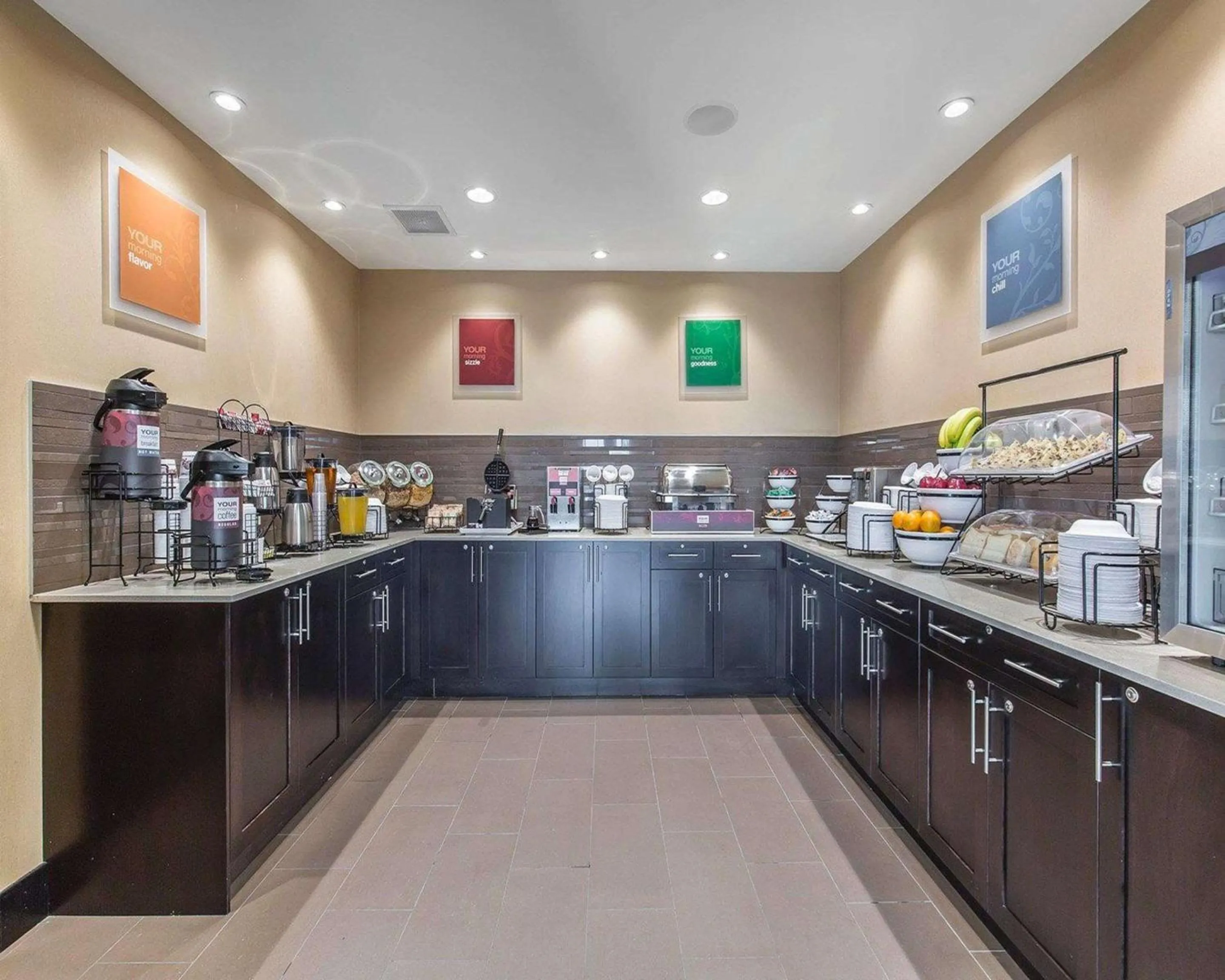 Restaurant/places to eat in Comfort Inn & Suites Airport North