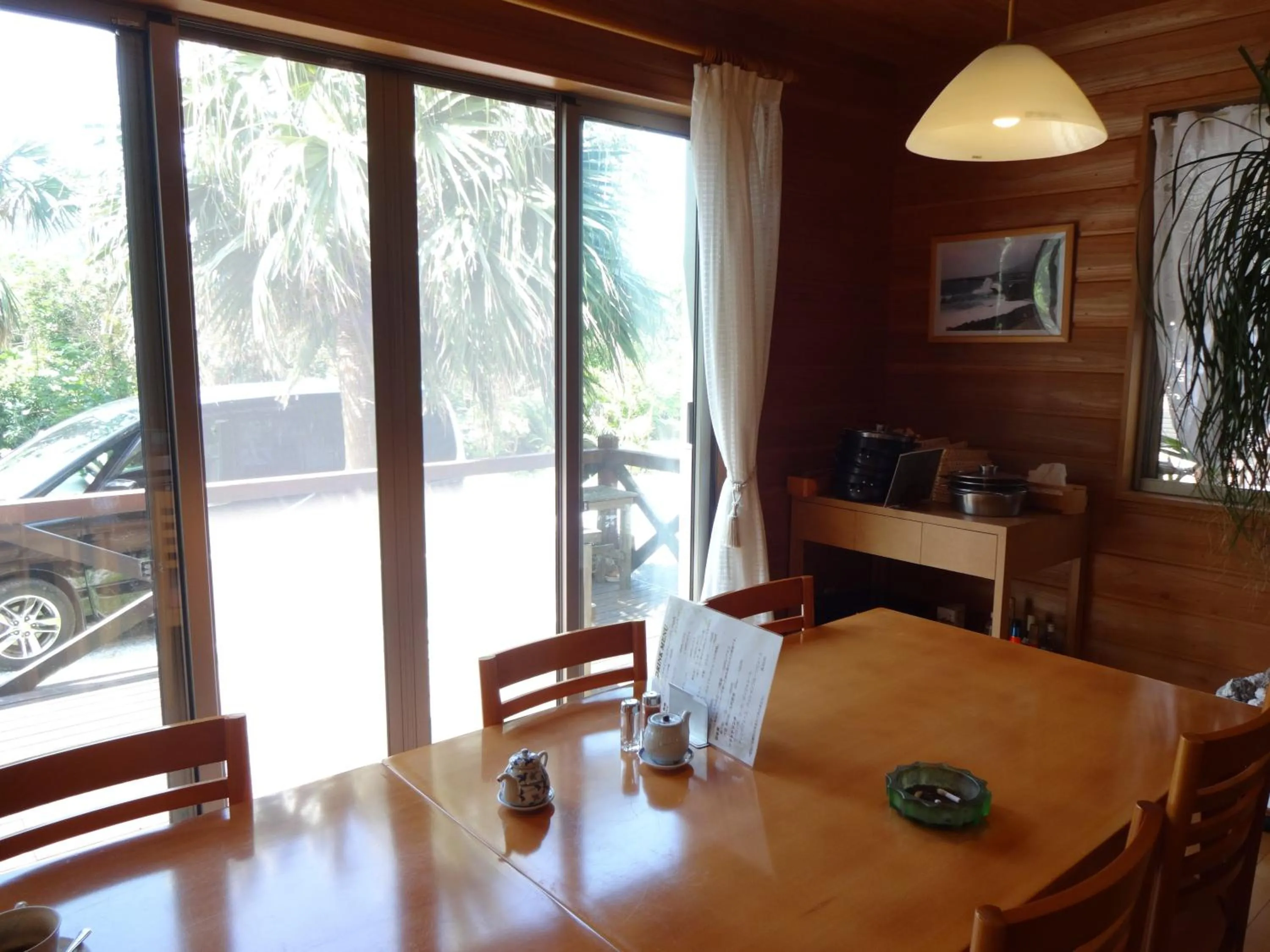 Restaurant/places to eat in Mantenbo