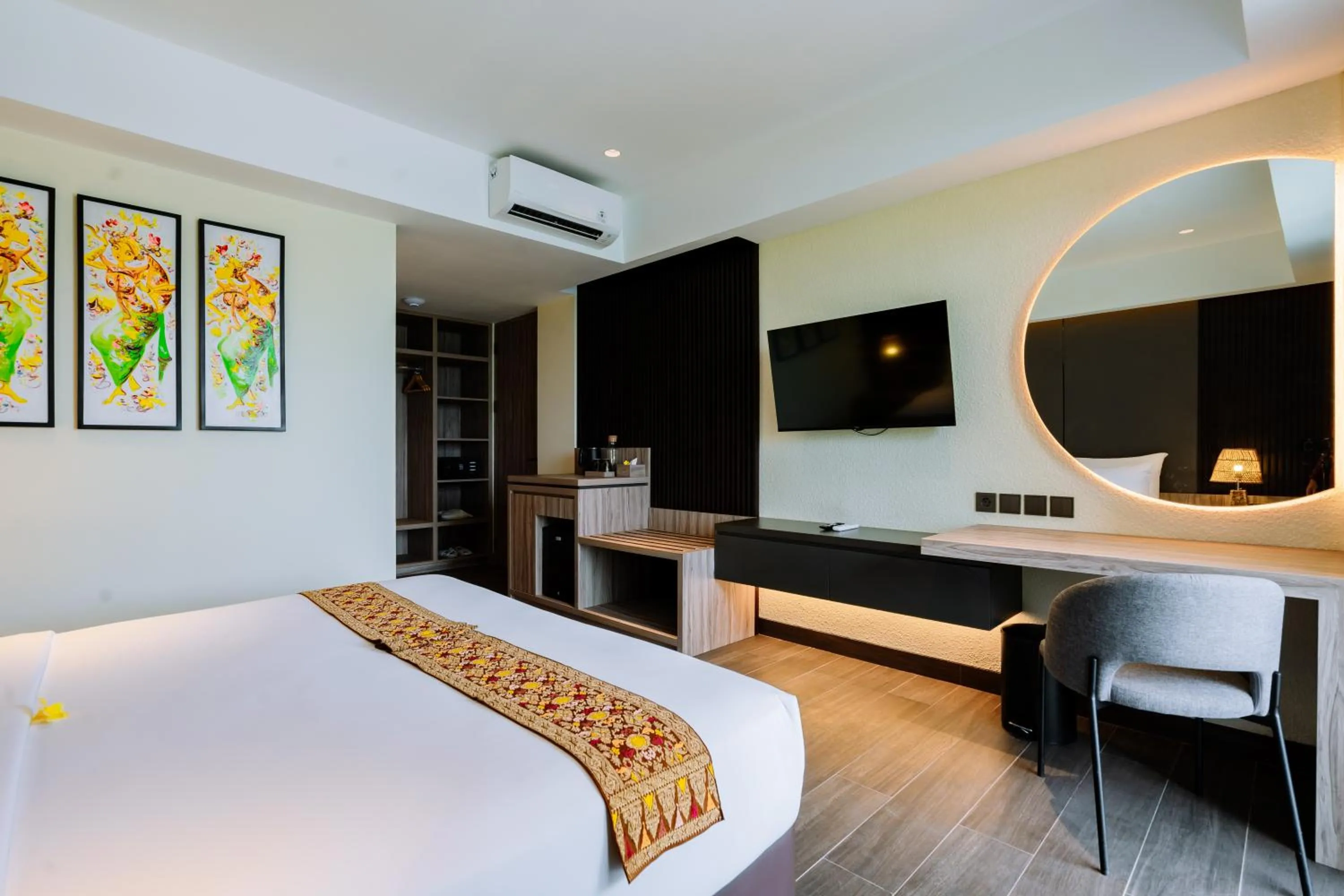 Bed in Big Dragon Villas Ubud