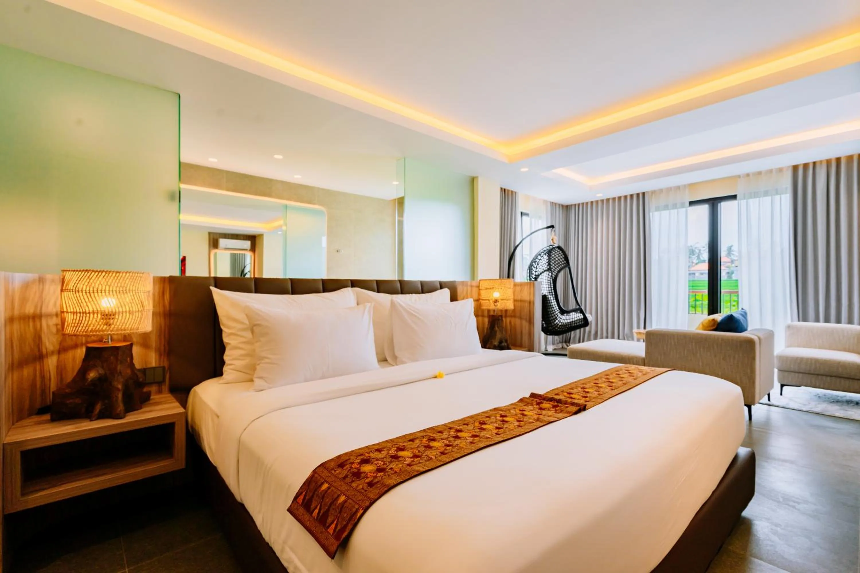 Bed in Big Dragon Villas Ubud