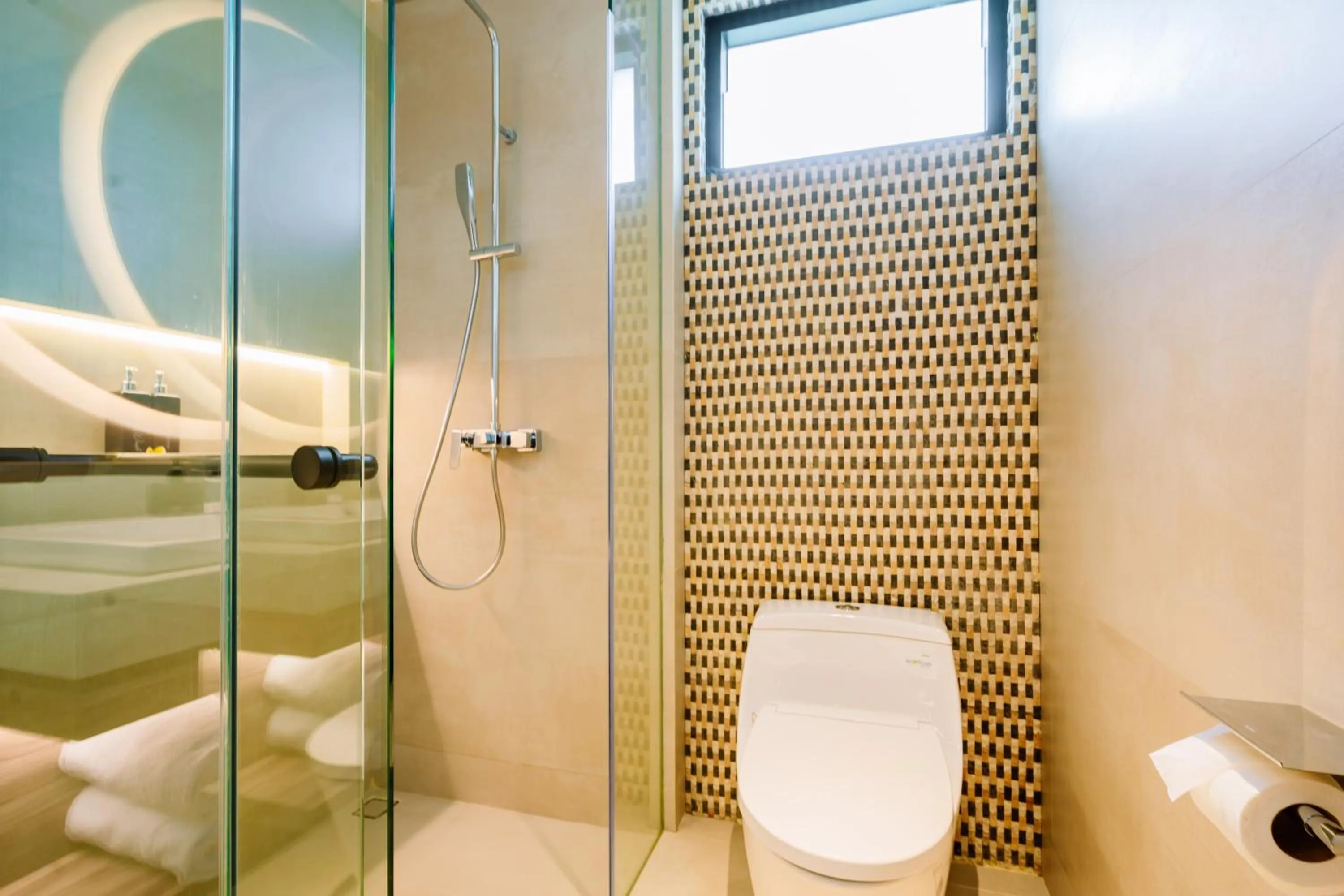 Shower in Big Dragon Villas Ubud