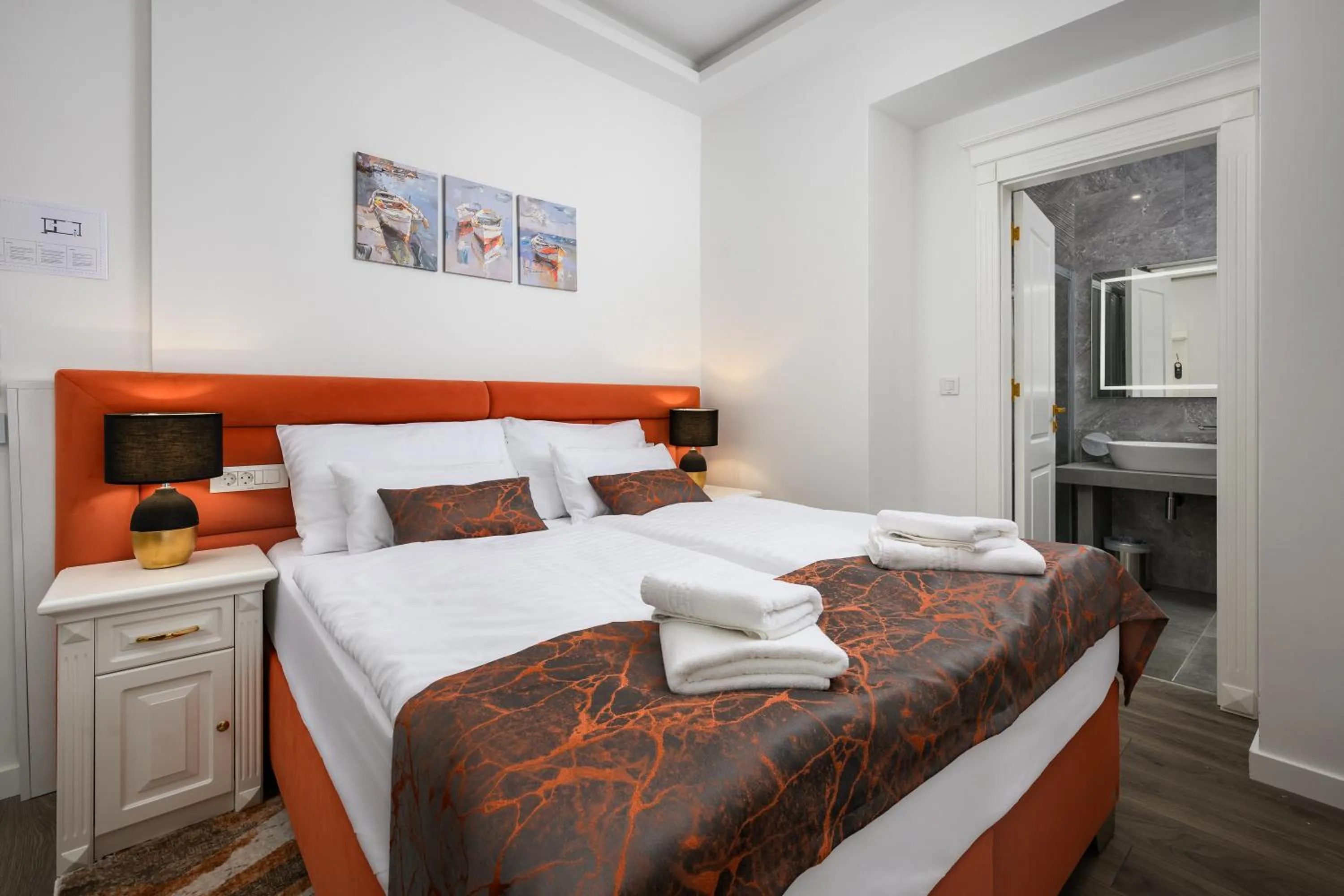 Bed in Boutique Hotel Golden Key - Poreč - Bed & Breakfast