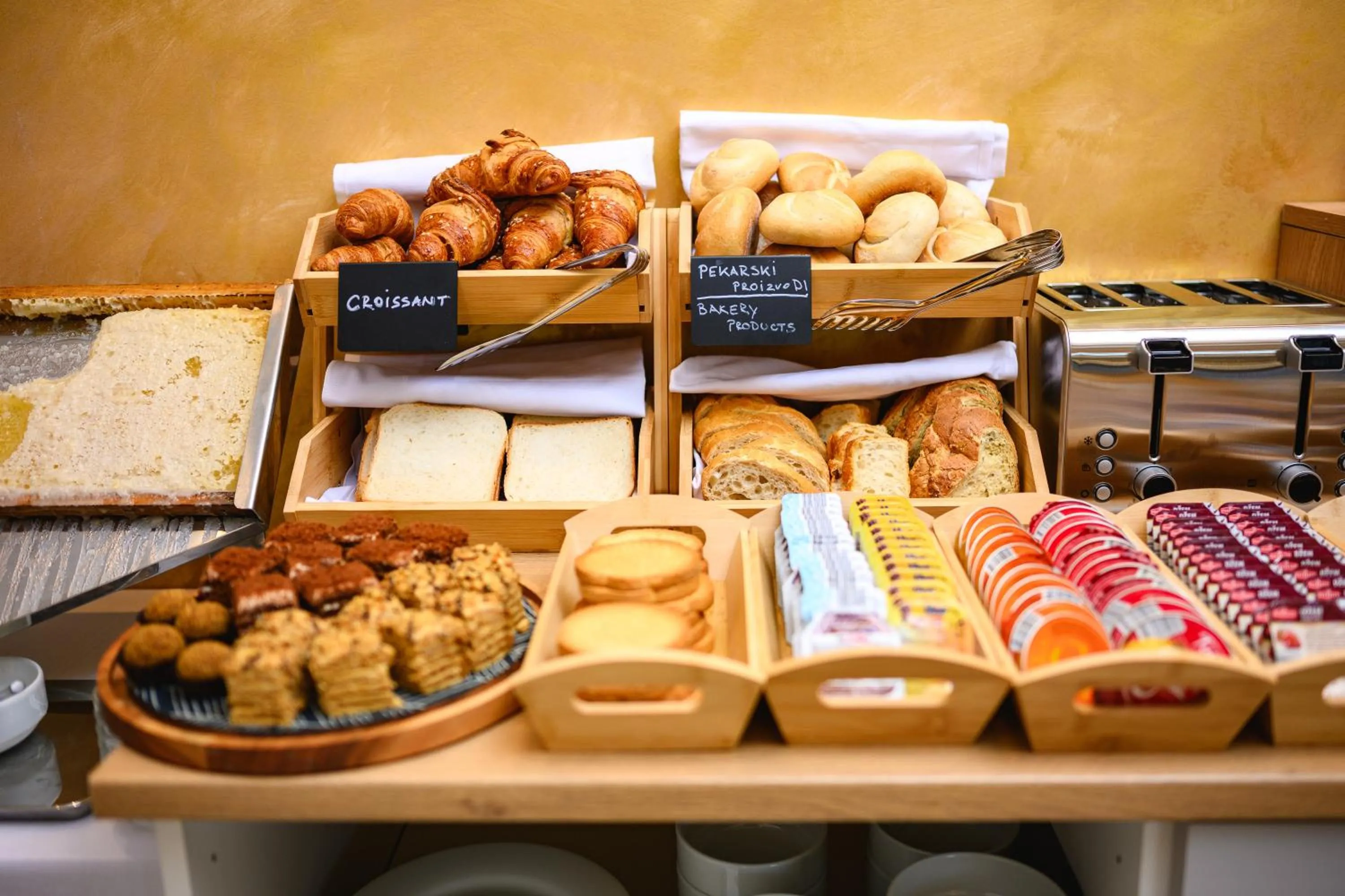 Breakfast in Boutique Hotel Golden Key - Poreč - Bed & Breakfast
