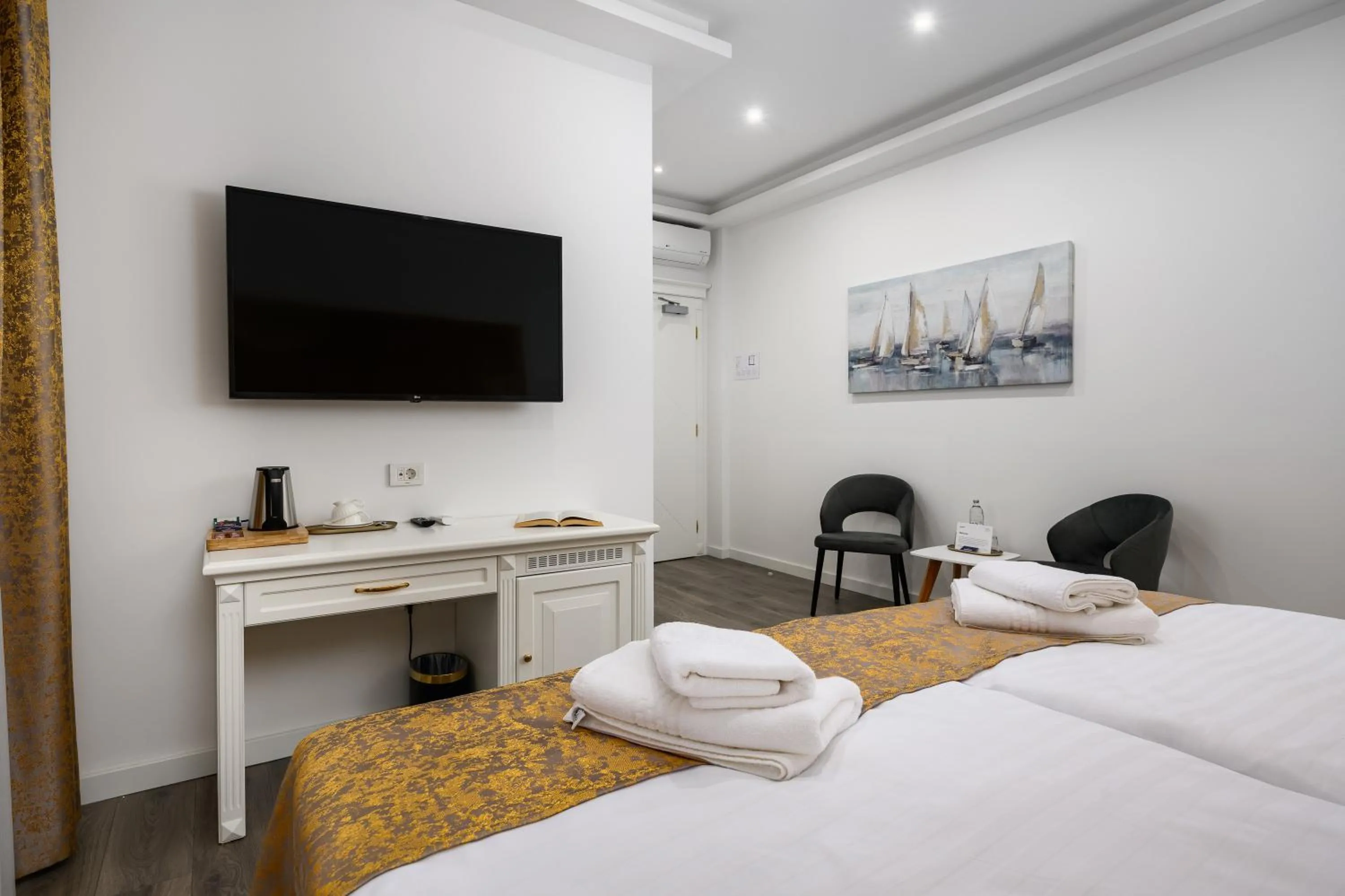 Bed in Boutique Hotel Golden Key - Poreč - Bed & Breakfast