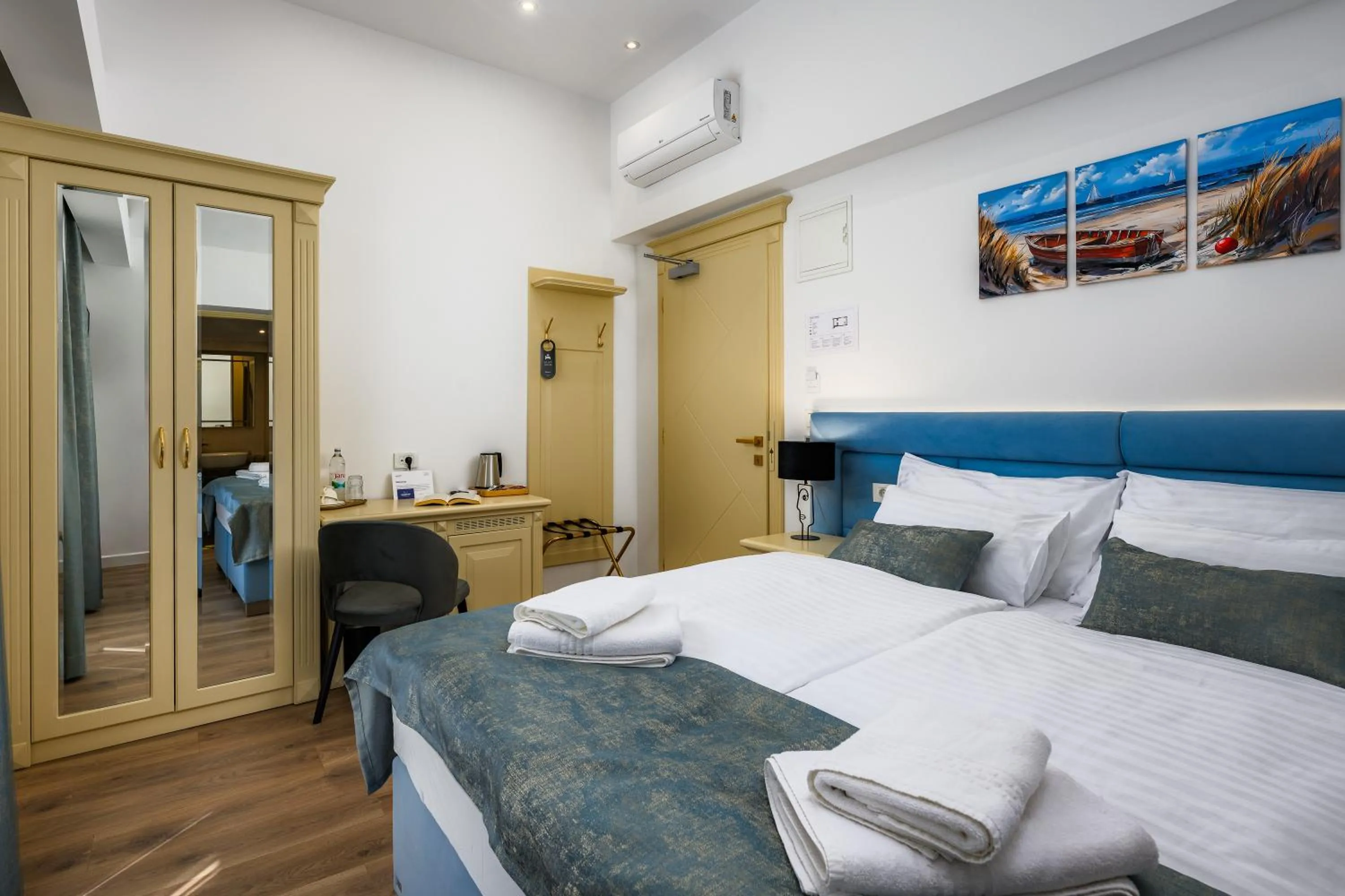 Bed in Boutique Hotel Golden Key - Poreč - Bed & Breakfast