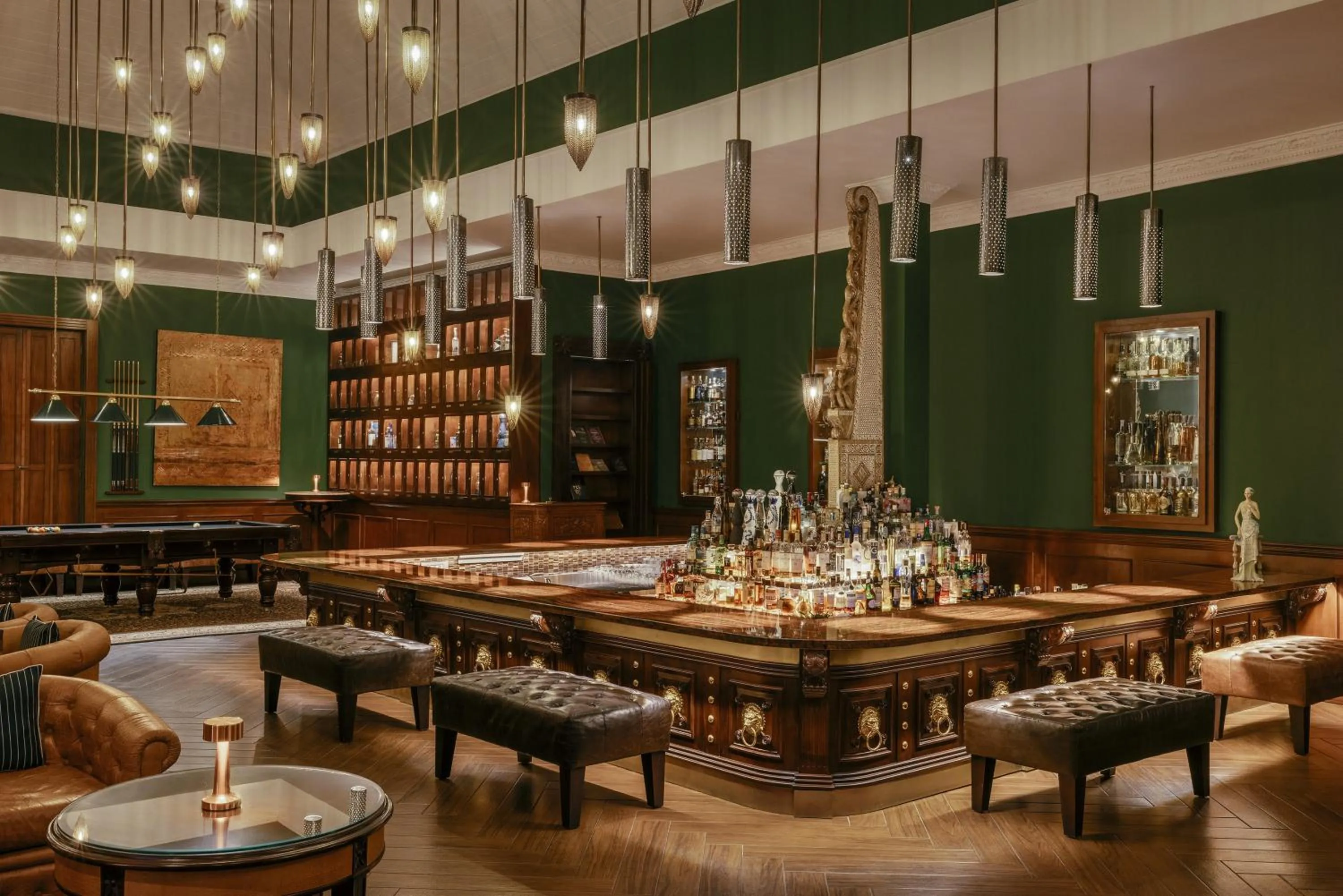 Lounge or bar in CasCades Suites