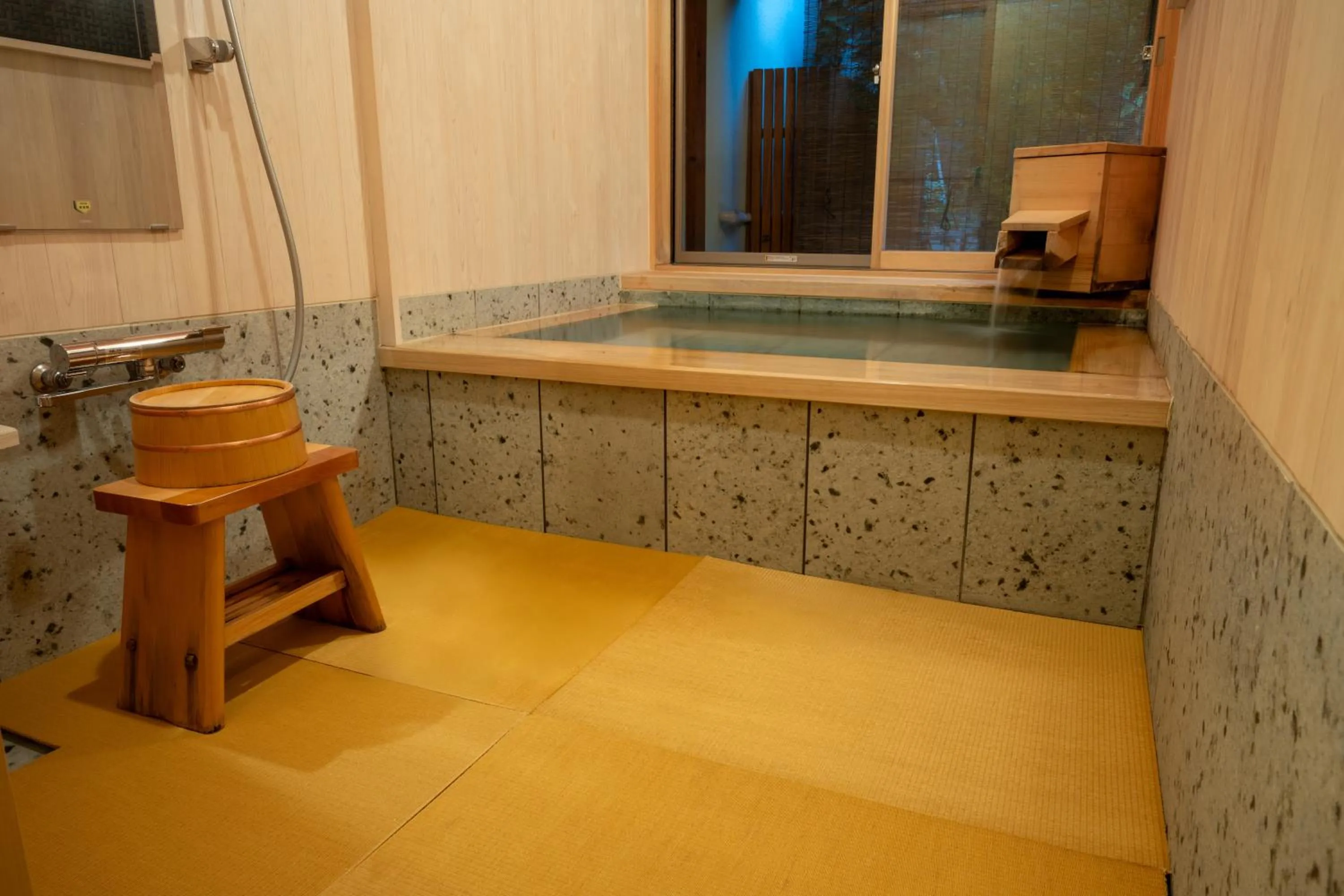 Open Air Bath in Hohoemino Kuyufu Tsuruya