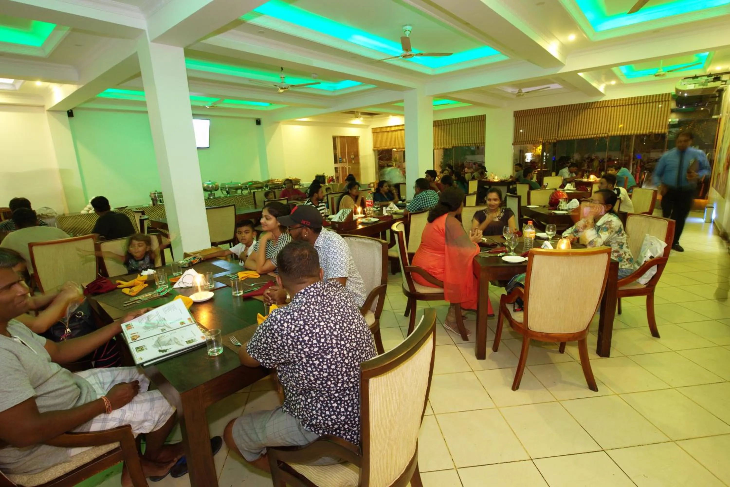 Restaurant/places to eat in The Valampuri