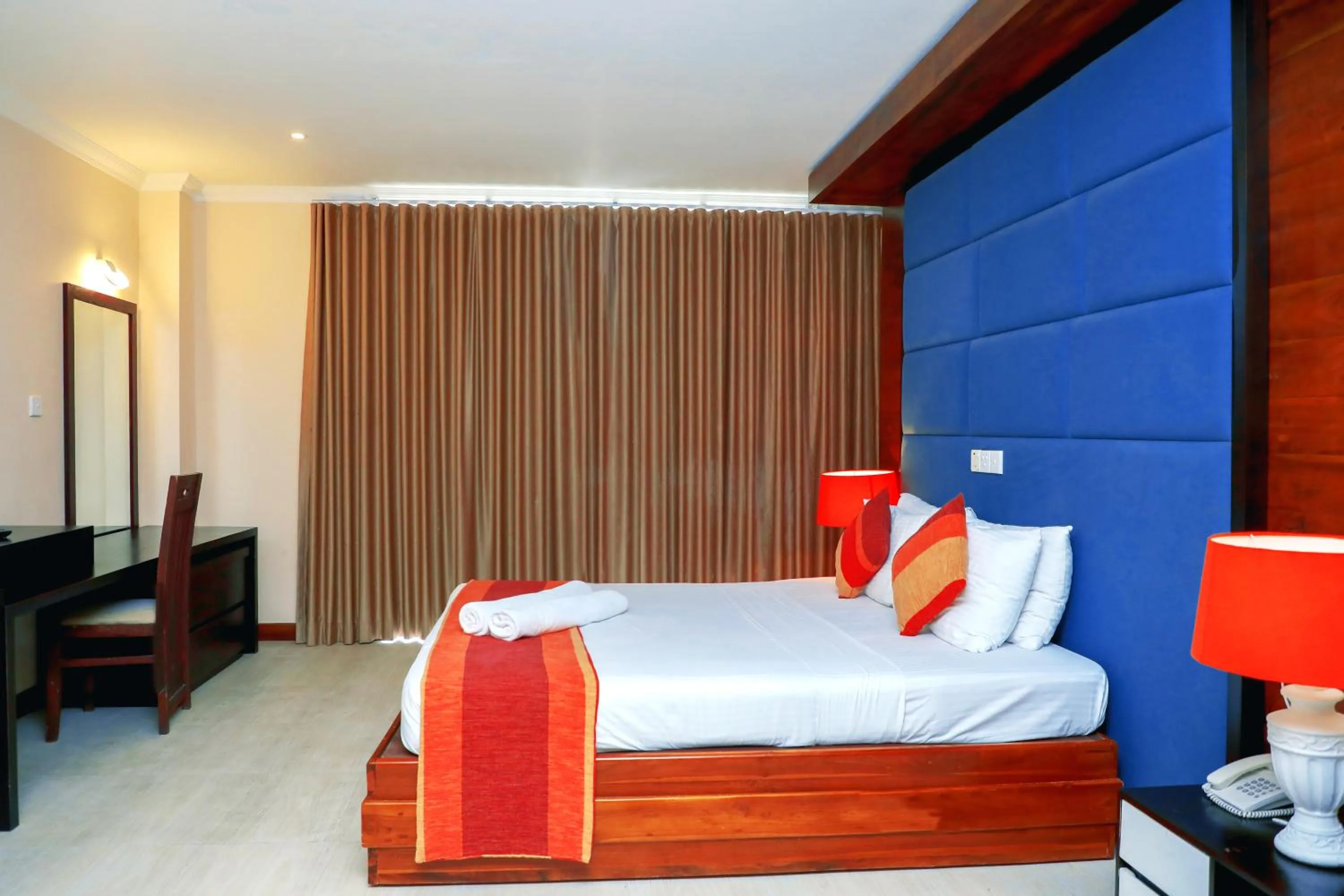 Bedroom, Bed in The Valampuri