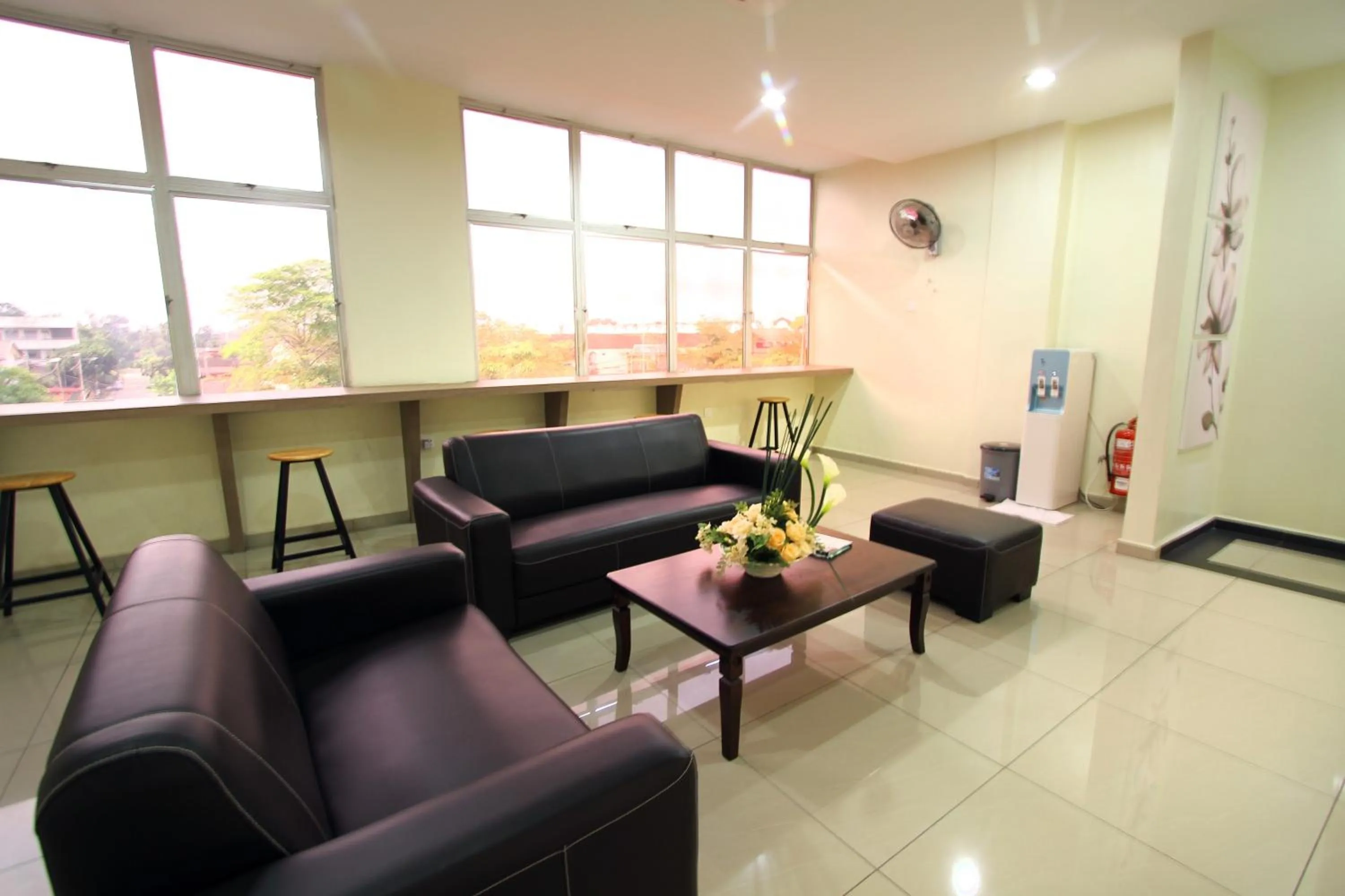 Seating area in Max Inn Hotel