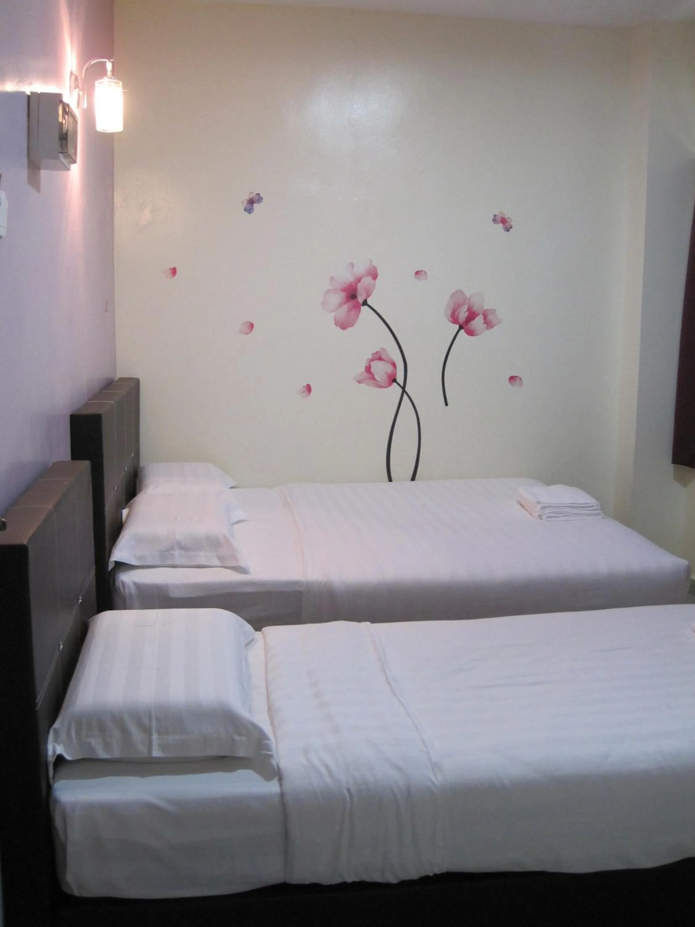 Photo of the whole room, Bed in Max Inn Hotel