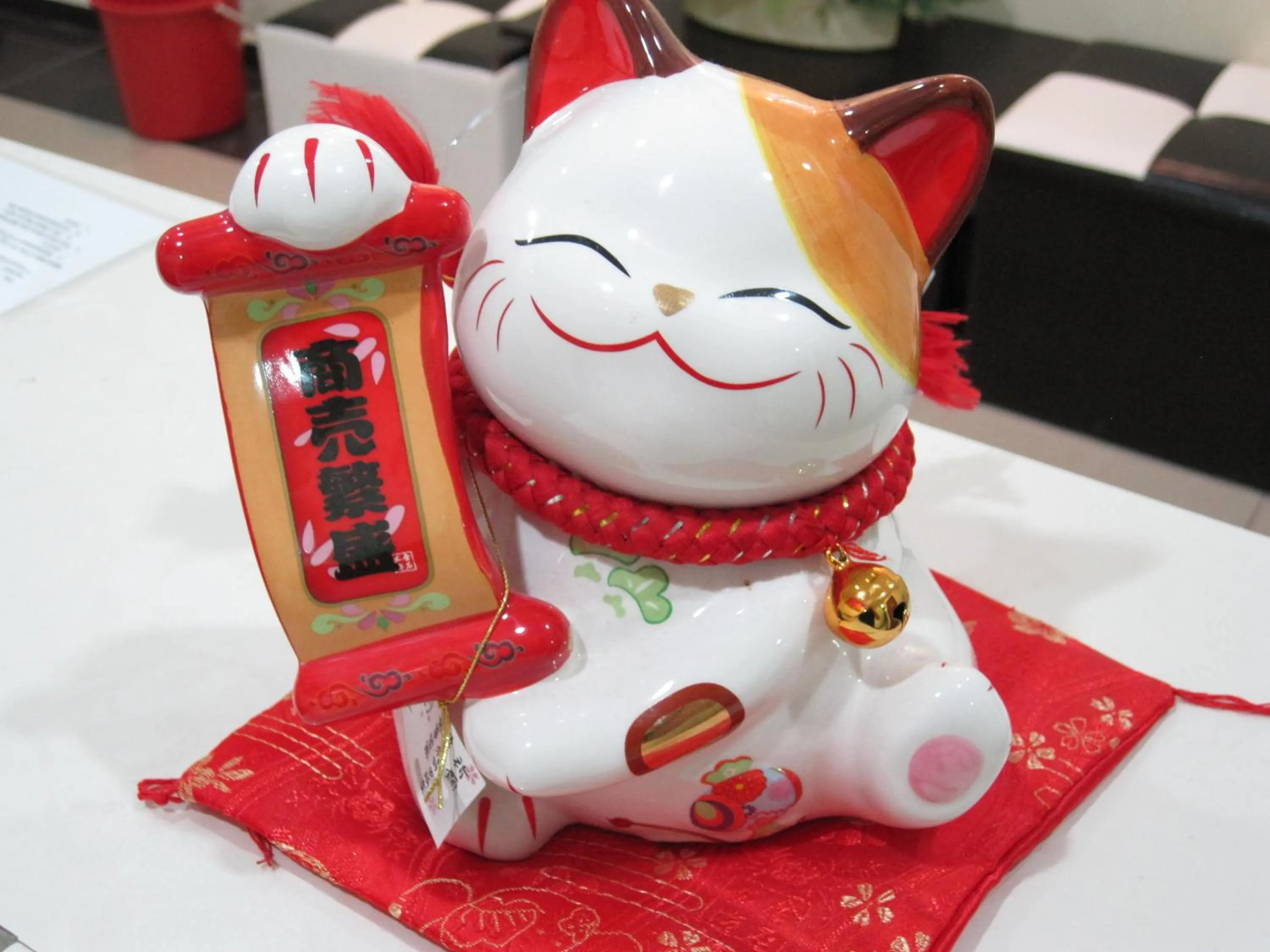 Animals in Max Inn Hotel