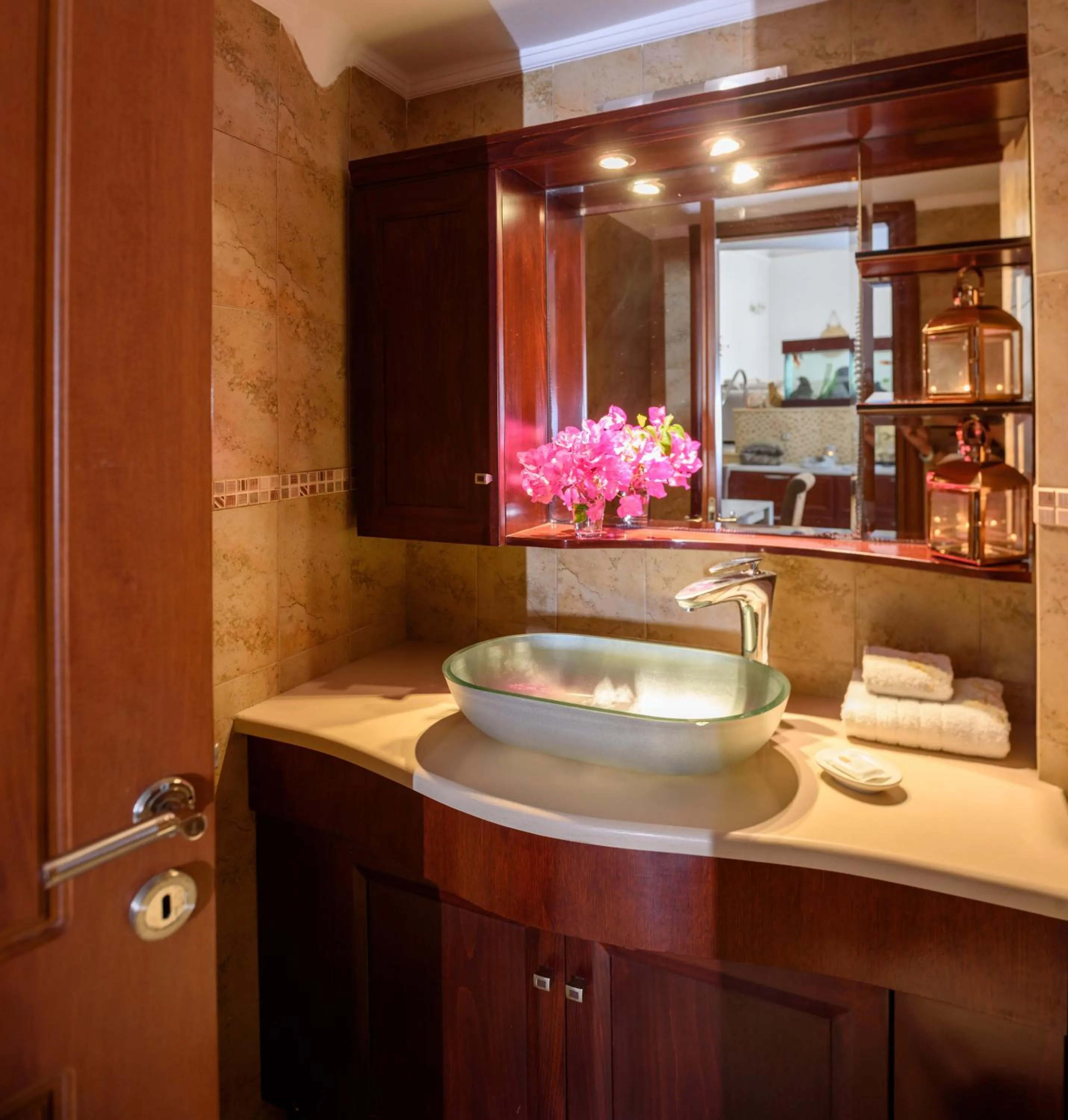 Toilet in Suite Home Santorini