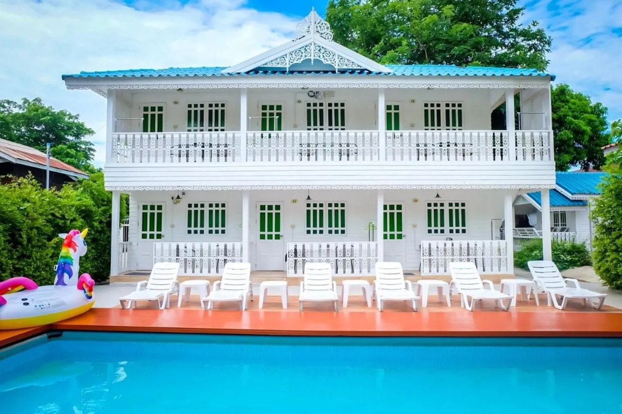 Pool view in Baan Luang Harn