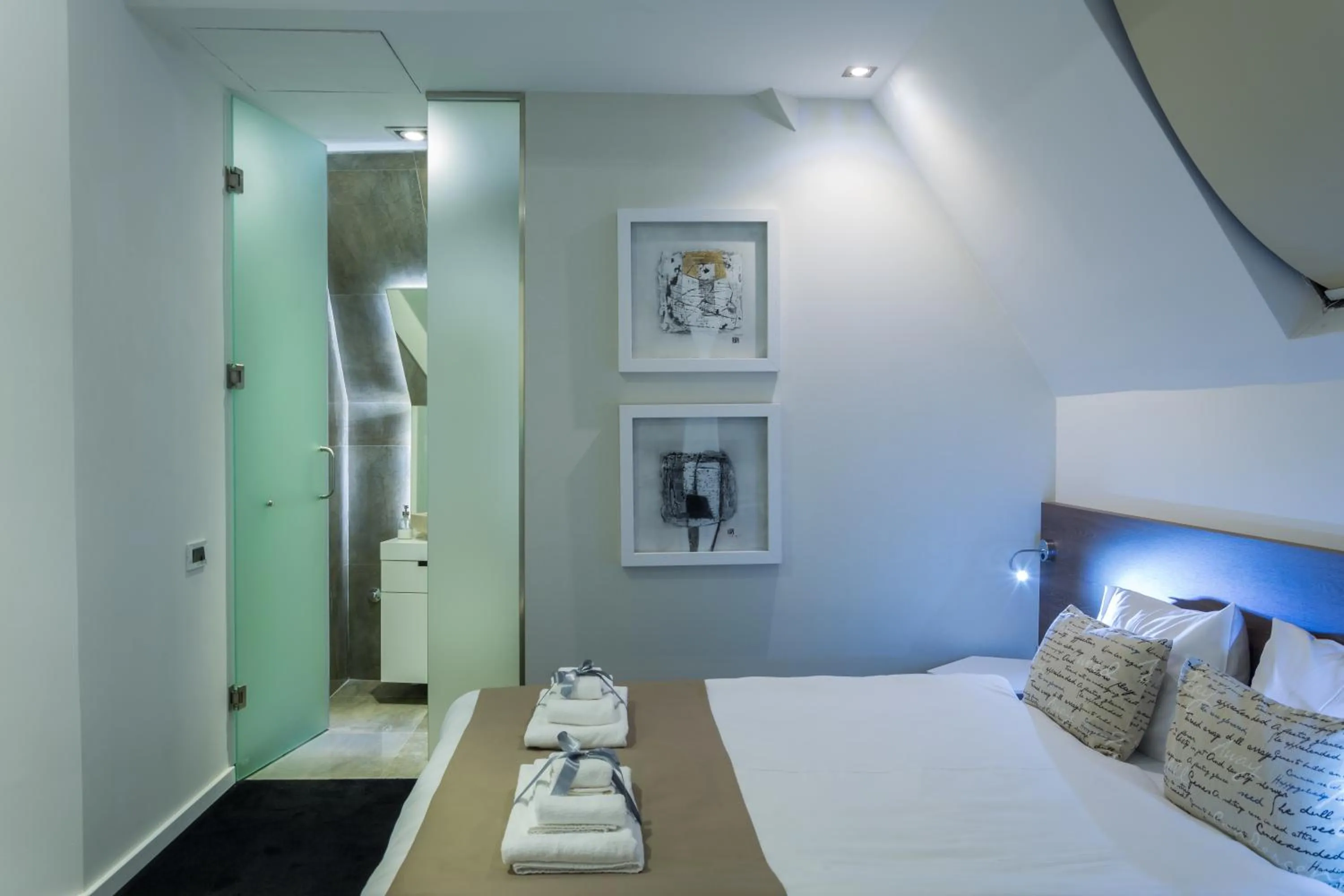 Bed in Garni Hotel Eter