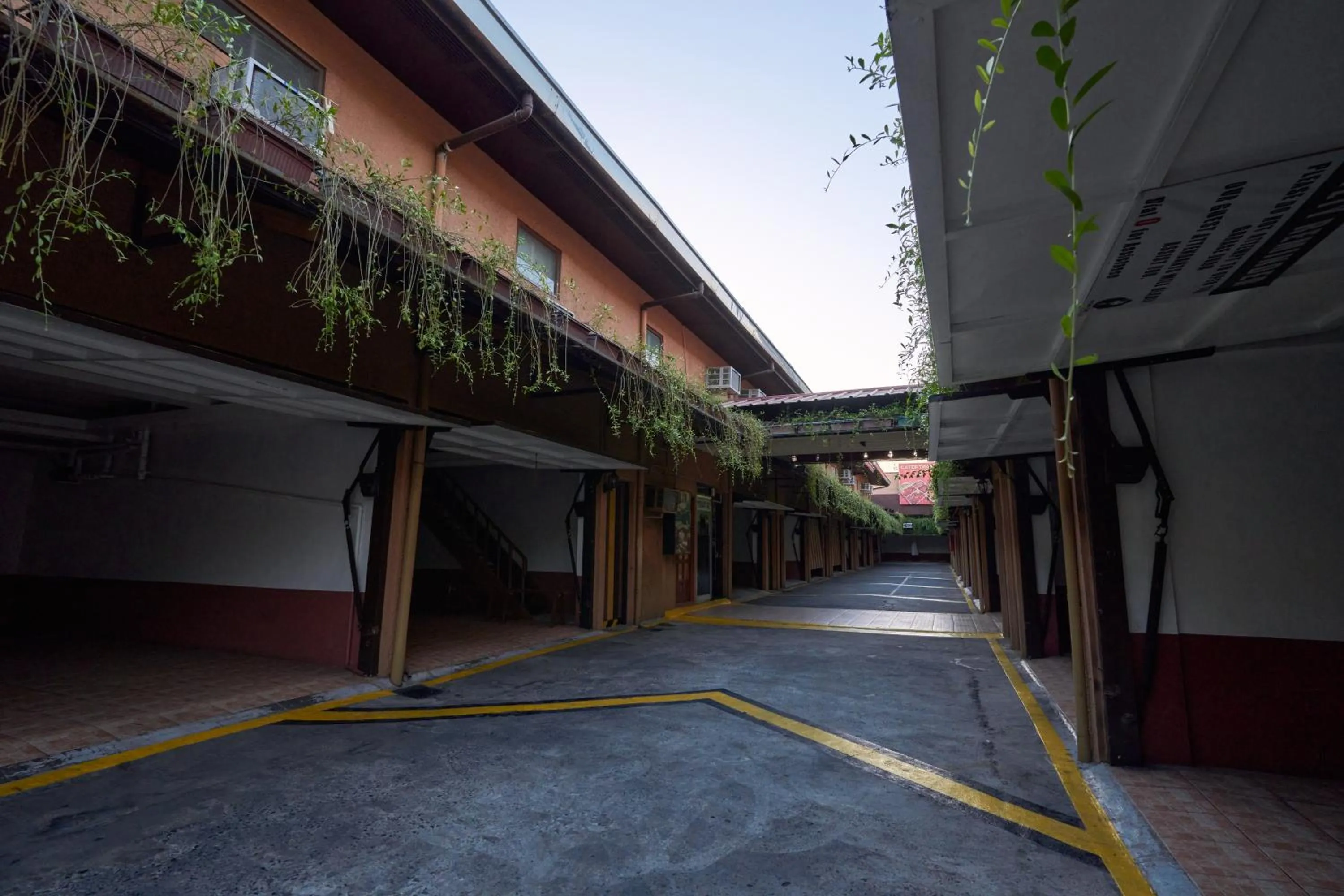 Property building in Victoria Court Las Pinas