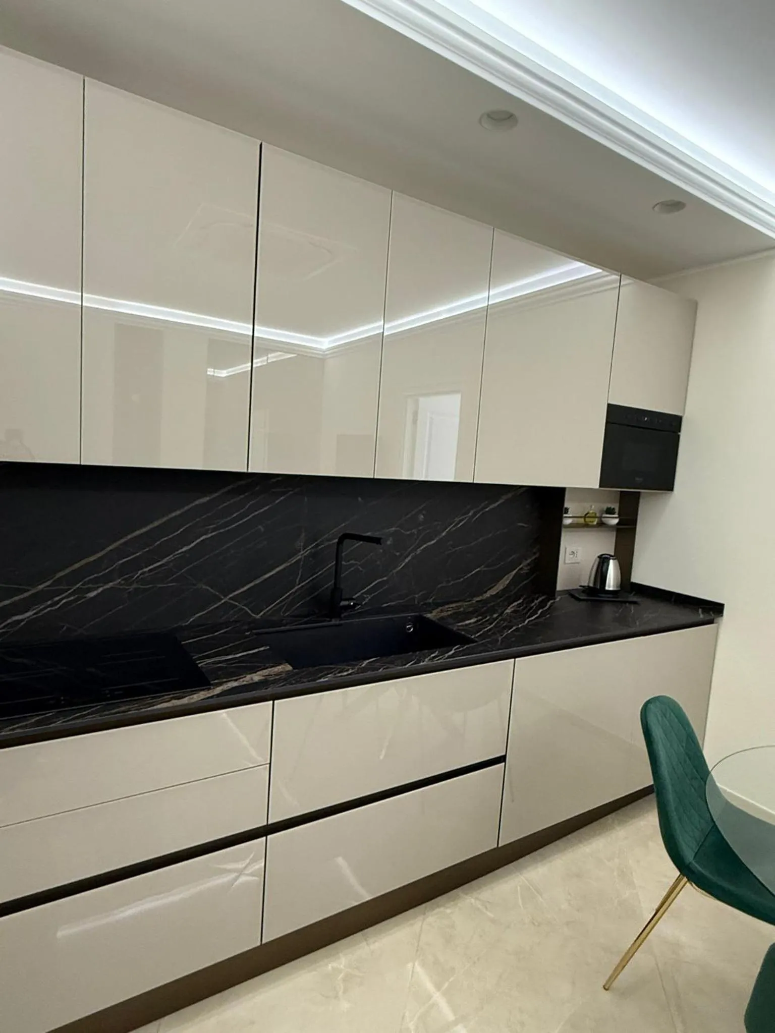 Kitchen or kitchenette in Amabile Luxury Rooms