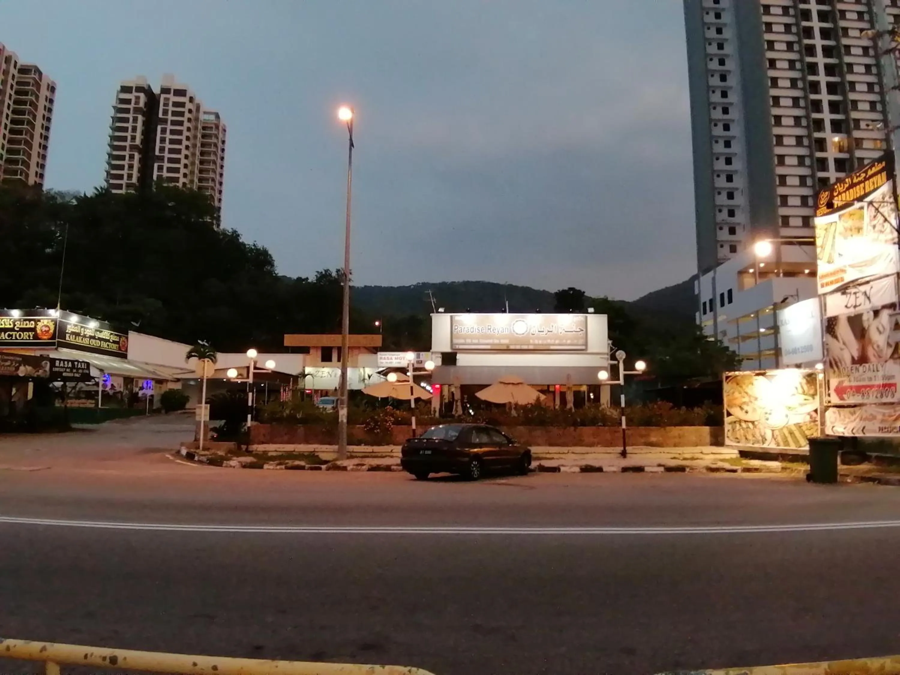 Restaurant/places to eat in Rasa Motel