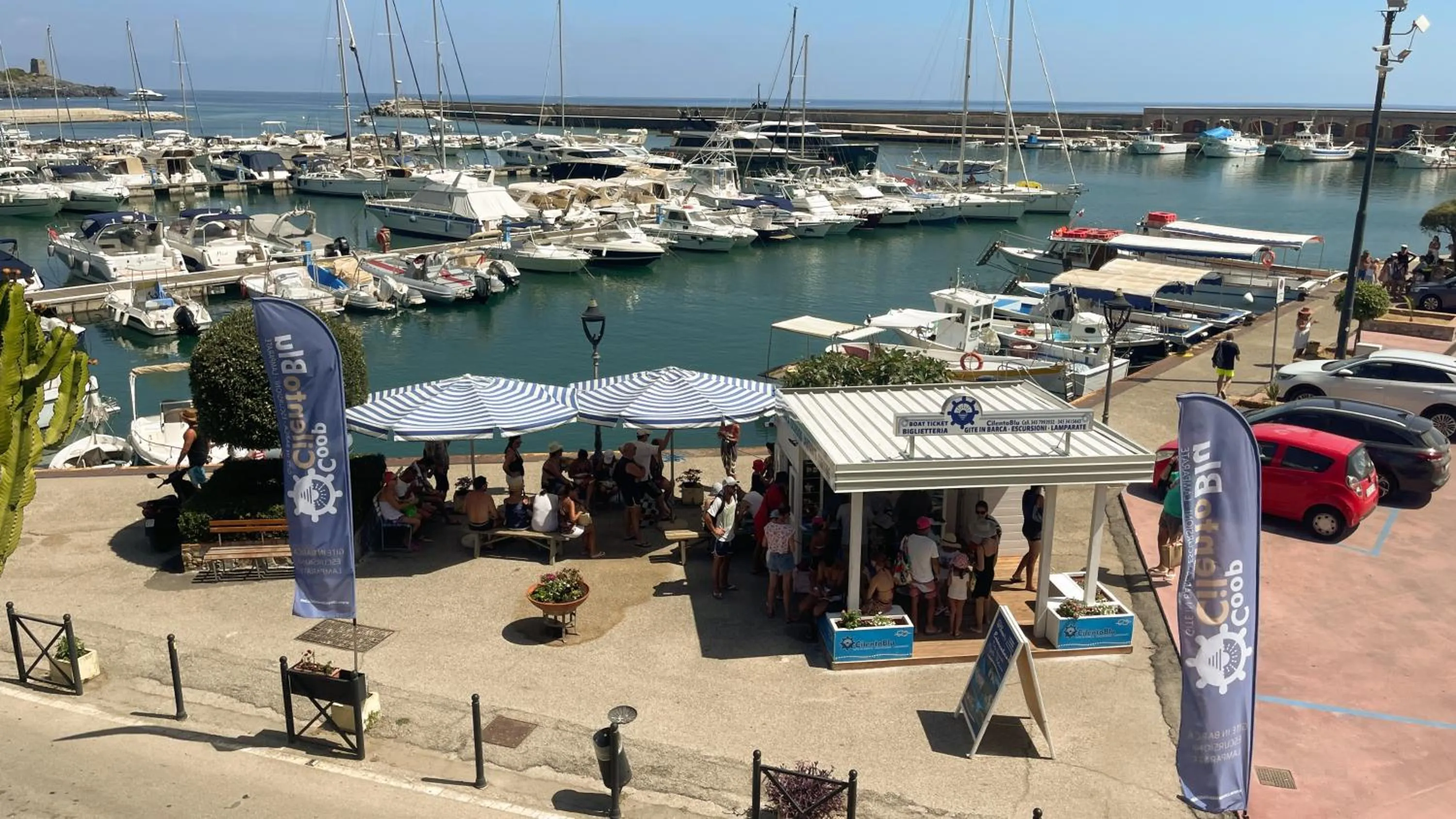 Hiking in Hotel Bolivar