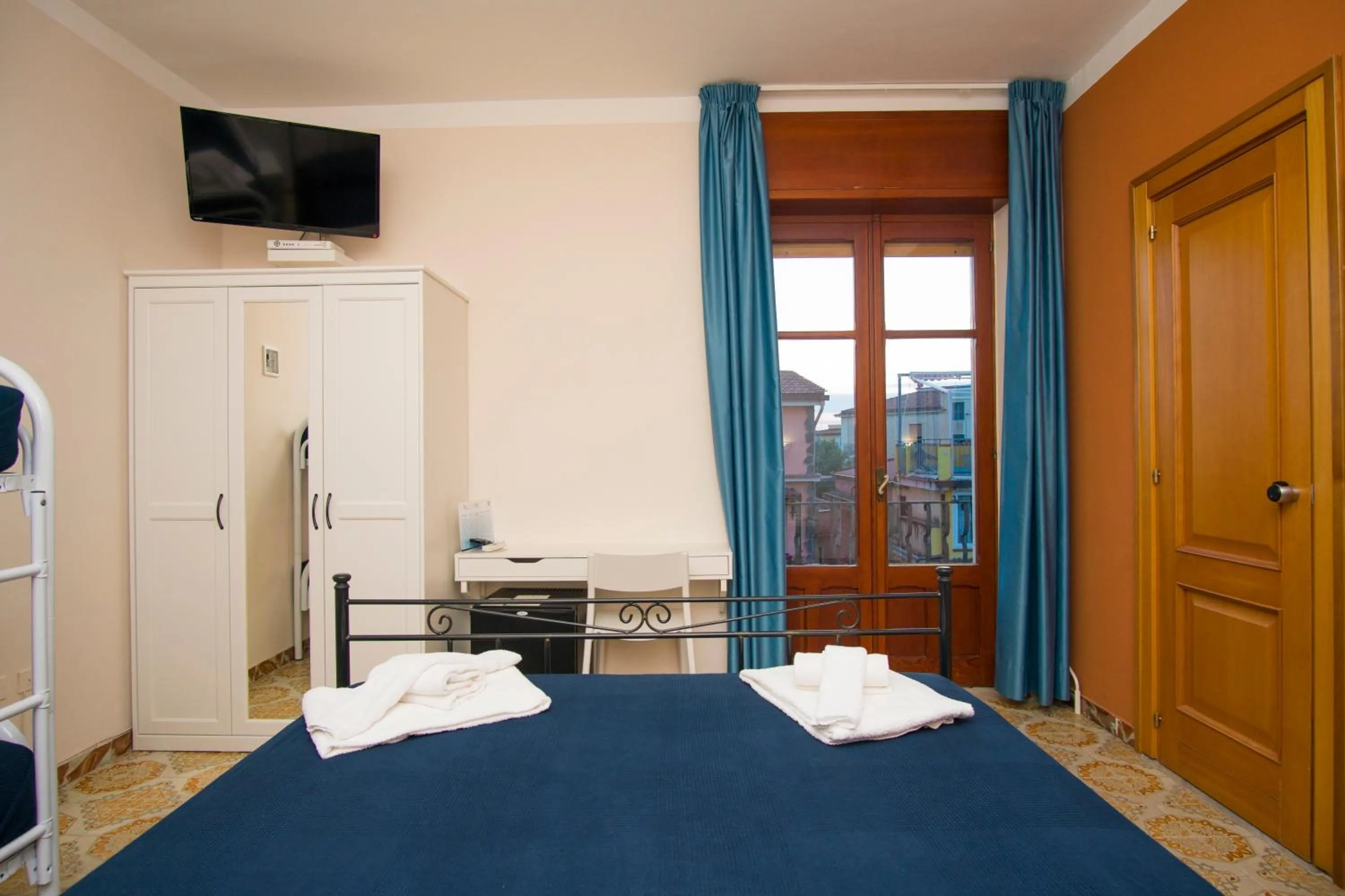 TV and multimedia in Hotel Bolivar