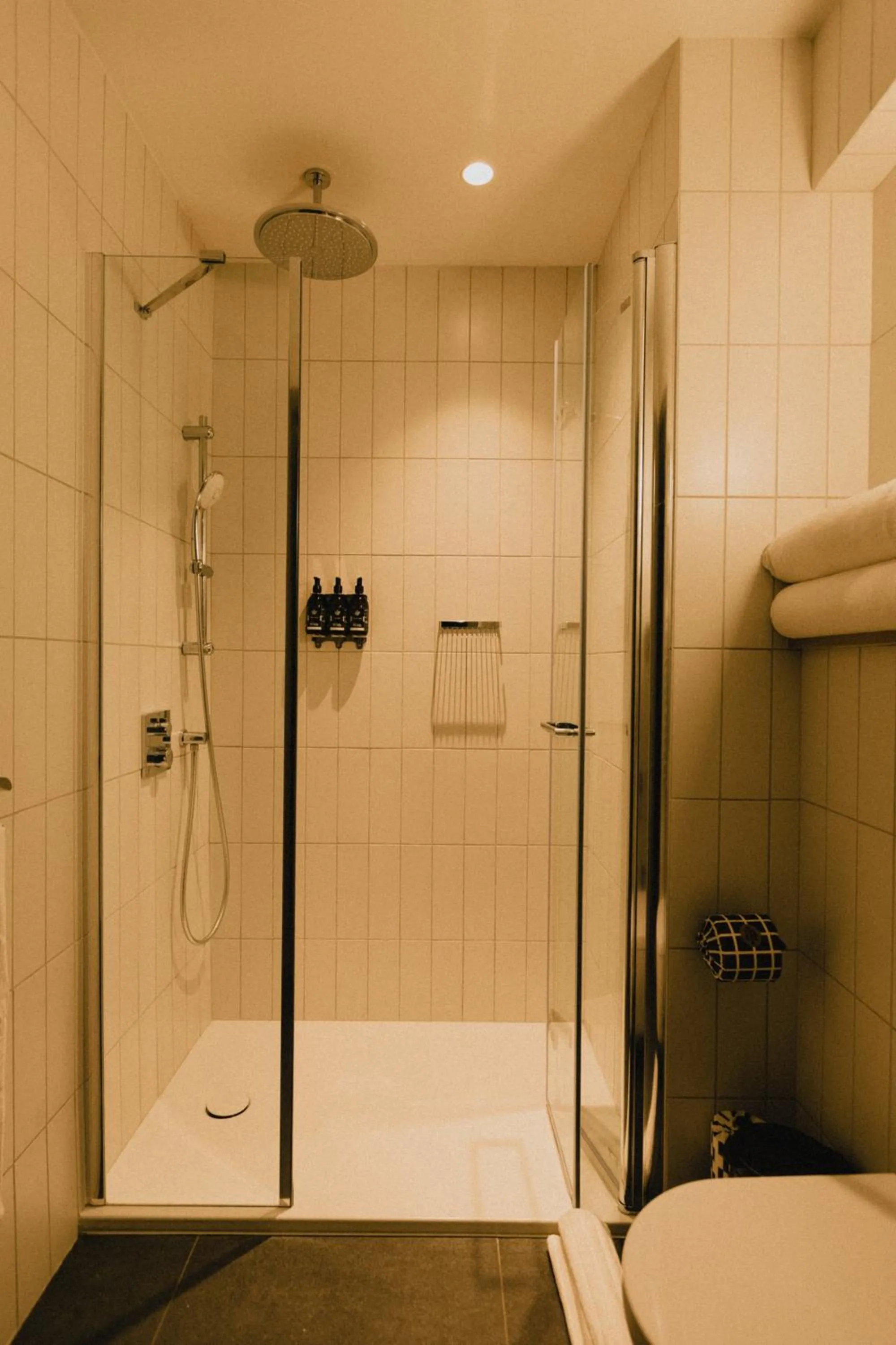Shower in Wilde Aparthotels Lisbon Liberdade