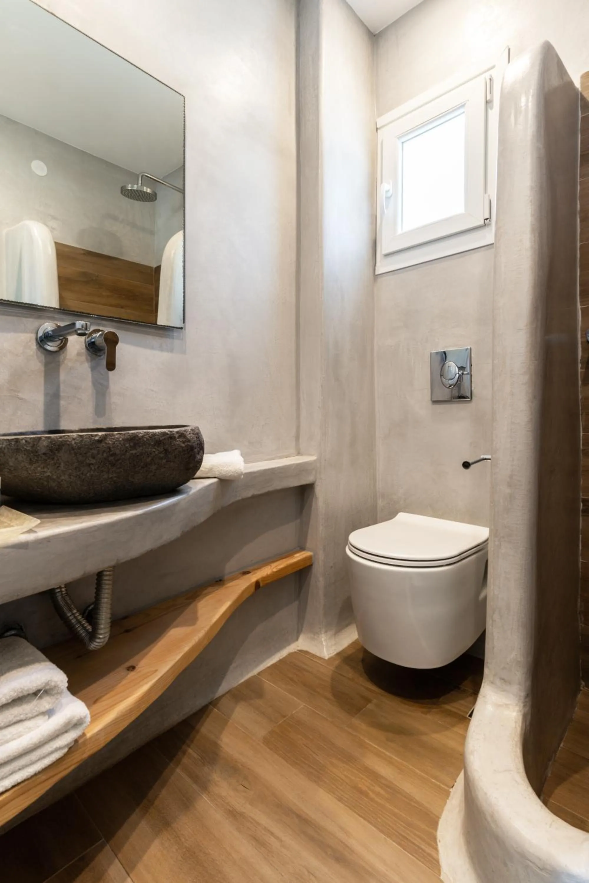 Shower in Tagoo Studios Mykonos