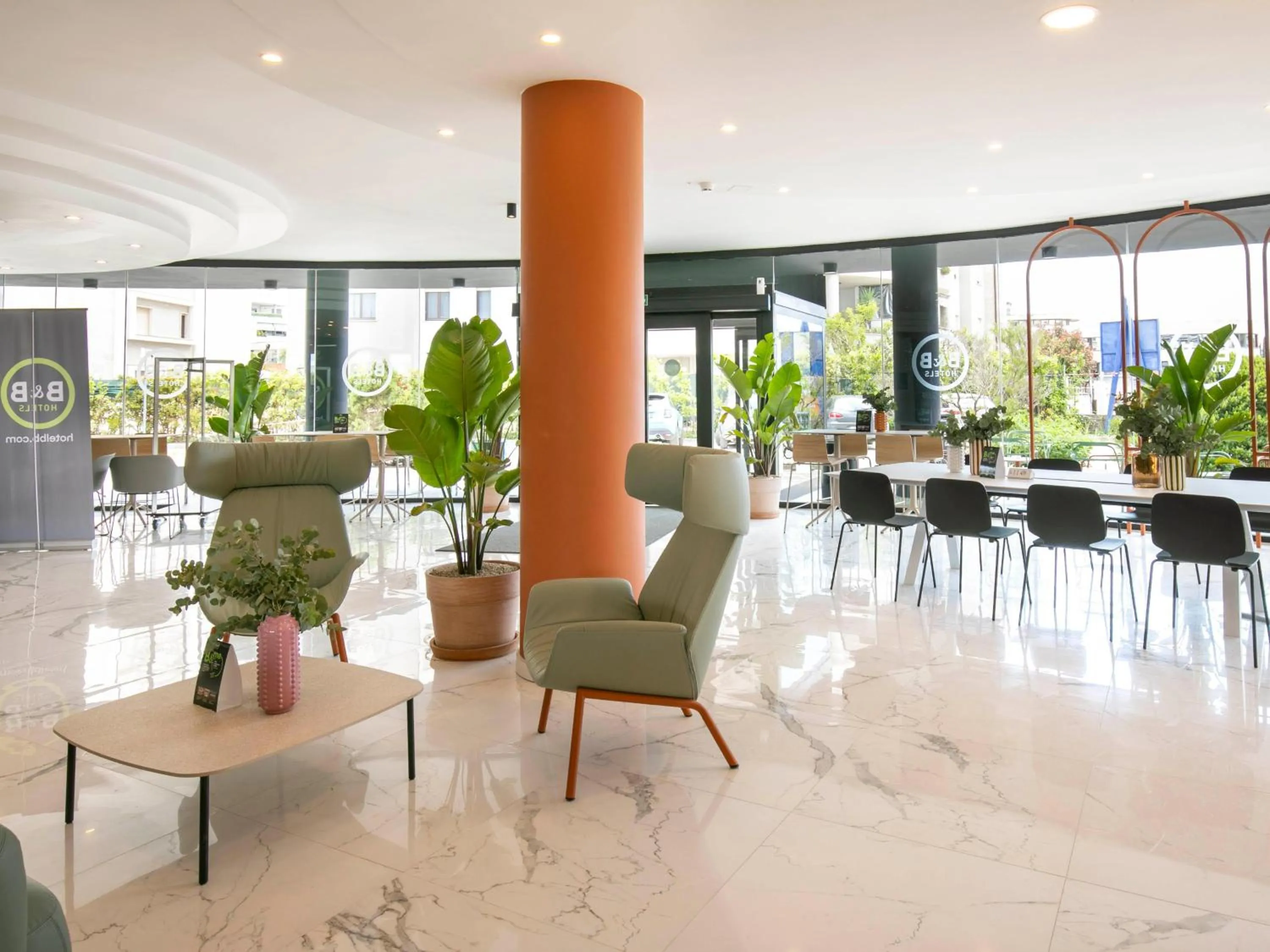 Lobby or reception in B&B HOTEL Latina