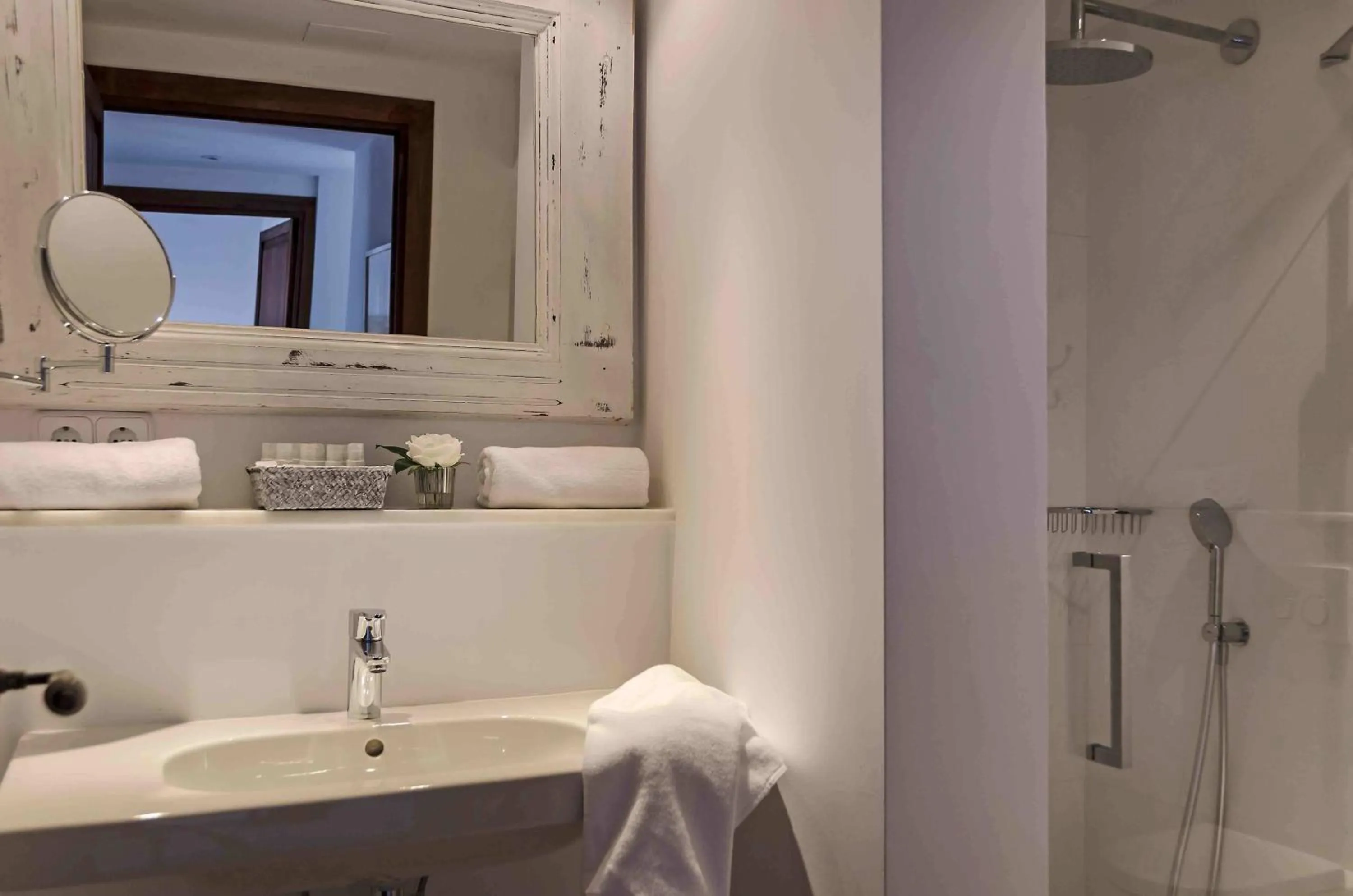 Bathroom in StayCatalina Boutique Hotel-Apartments