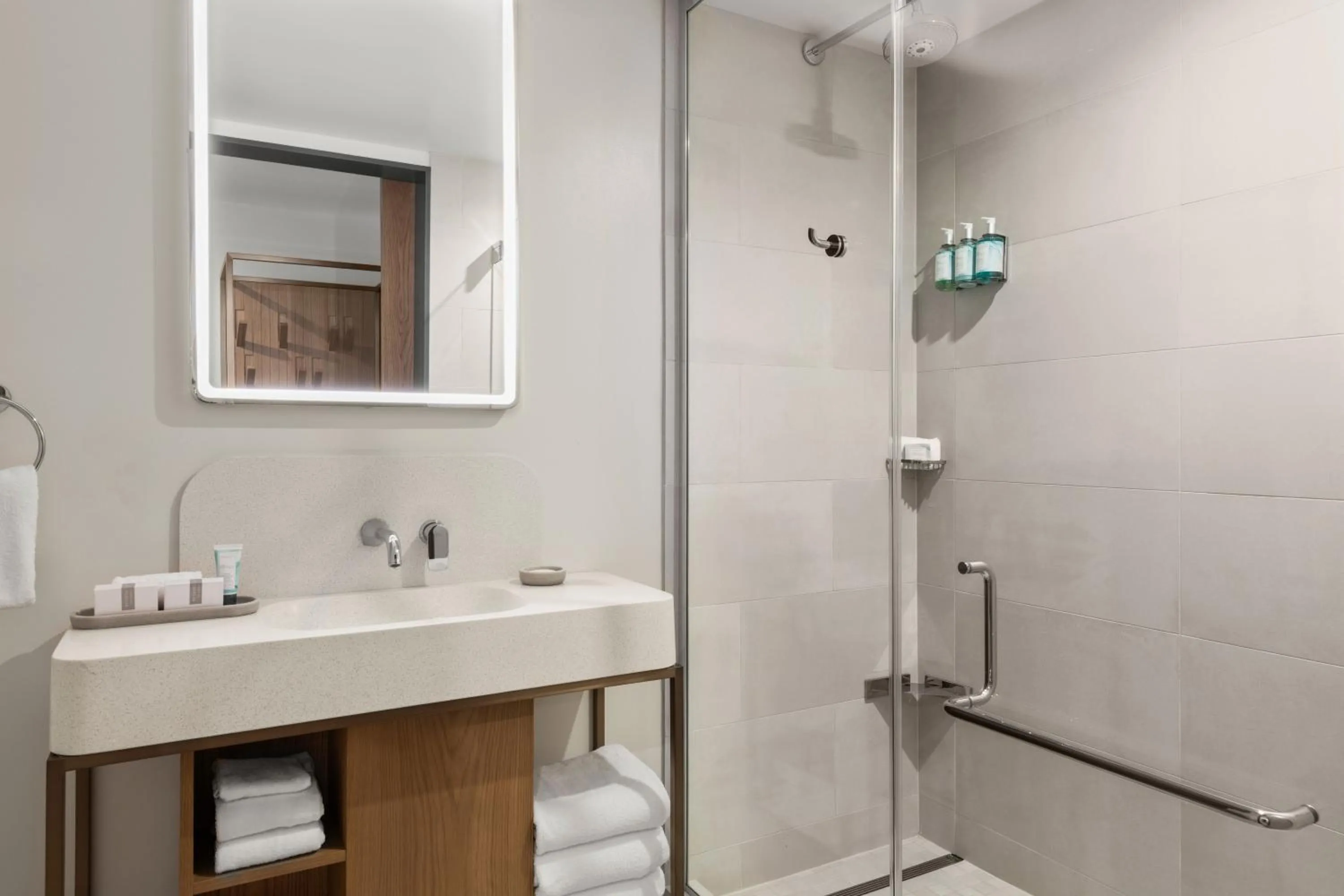 Shower in The Seahaus Hotel, Atlantic City Boardwalk, a Tribute Portfolio Hotel