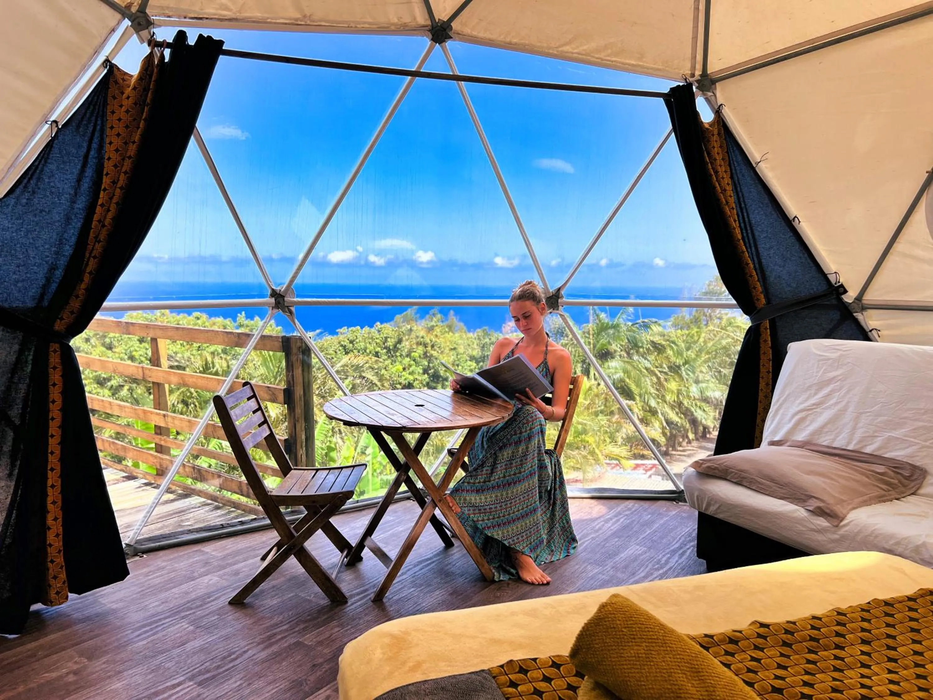 Photo of the whole room in Bubble Dome Village