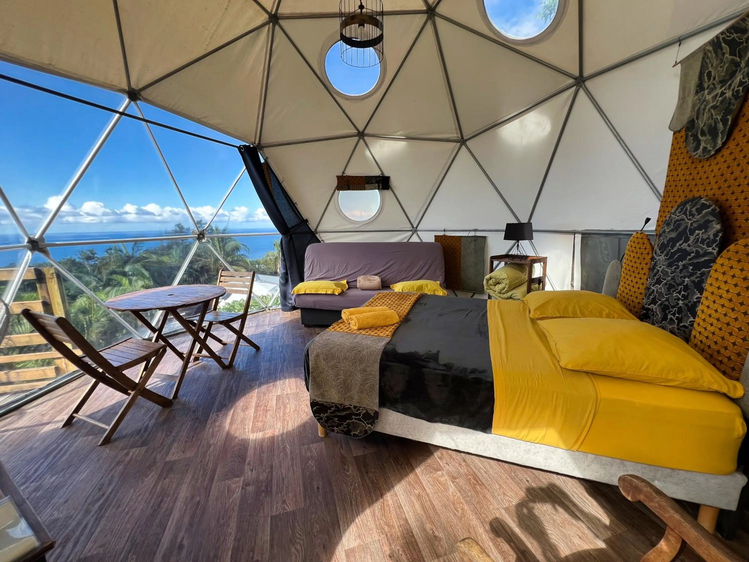 Photo of the whole room in Bubble Dome Village