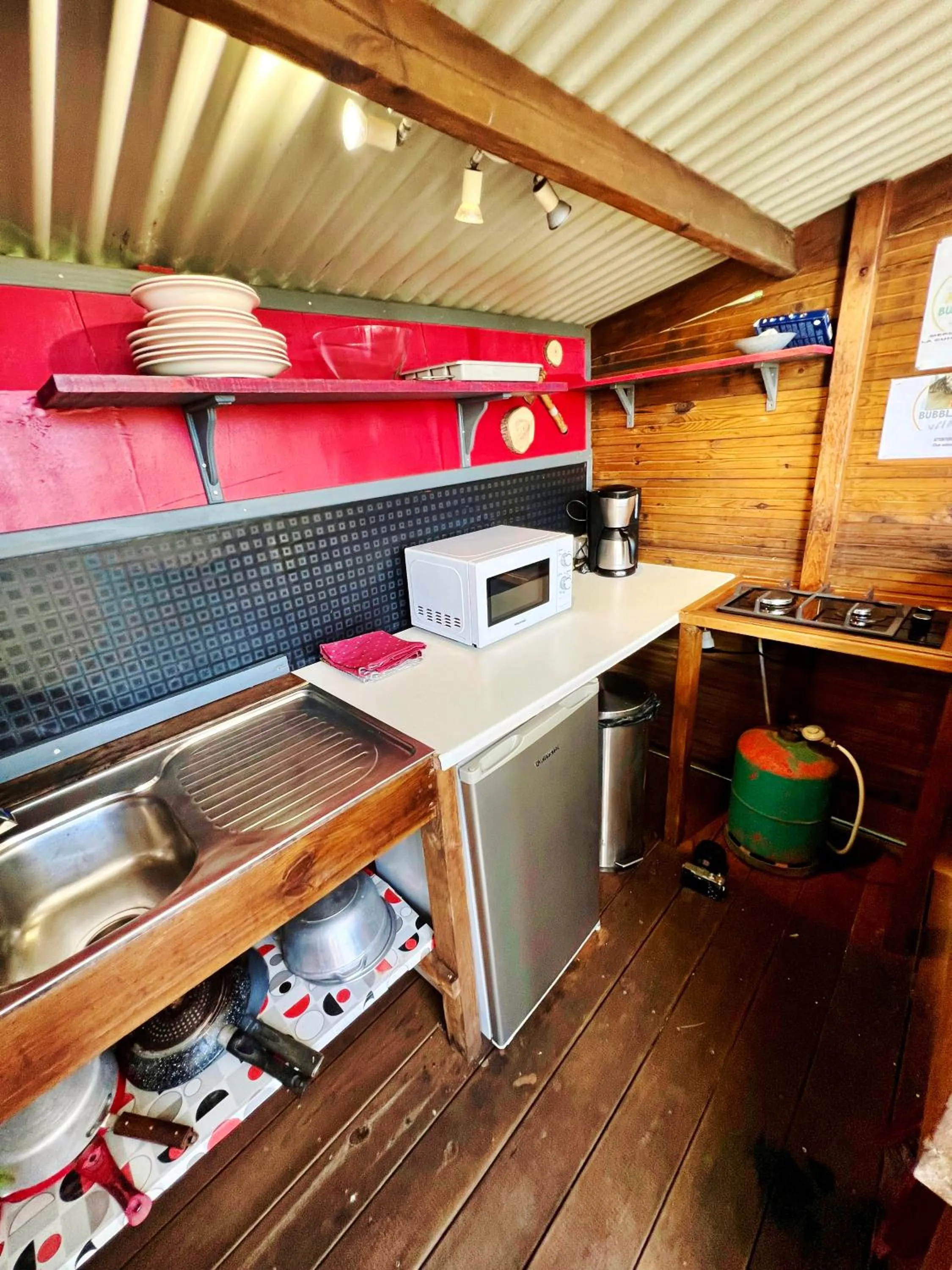 Kitchen or kitchenette in Bubble Dome Village