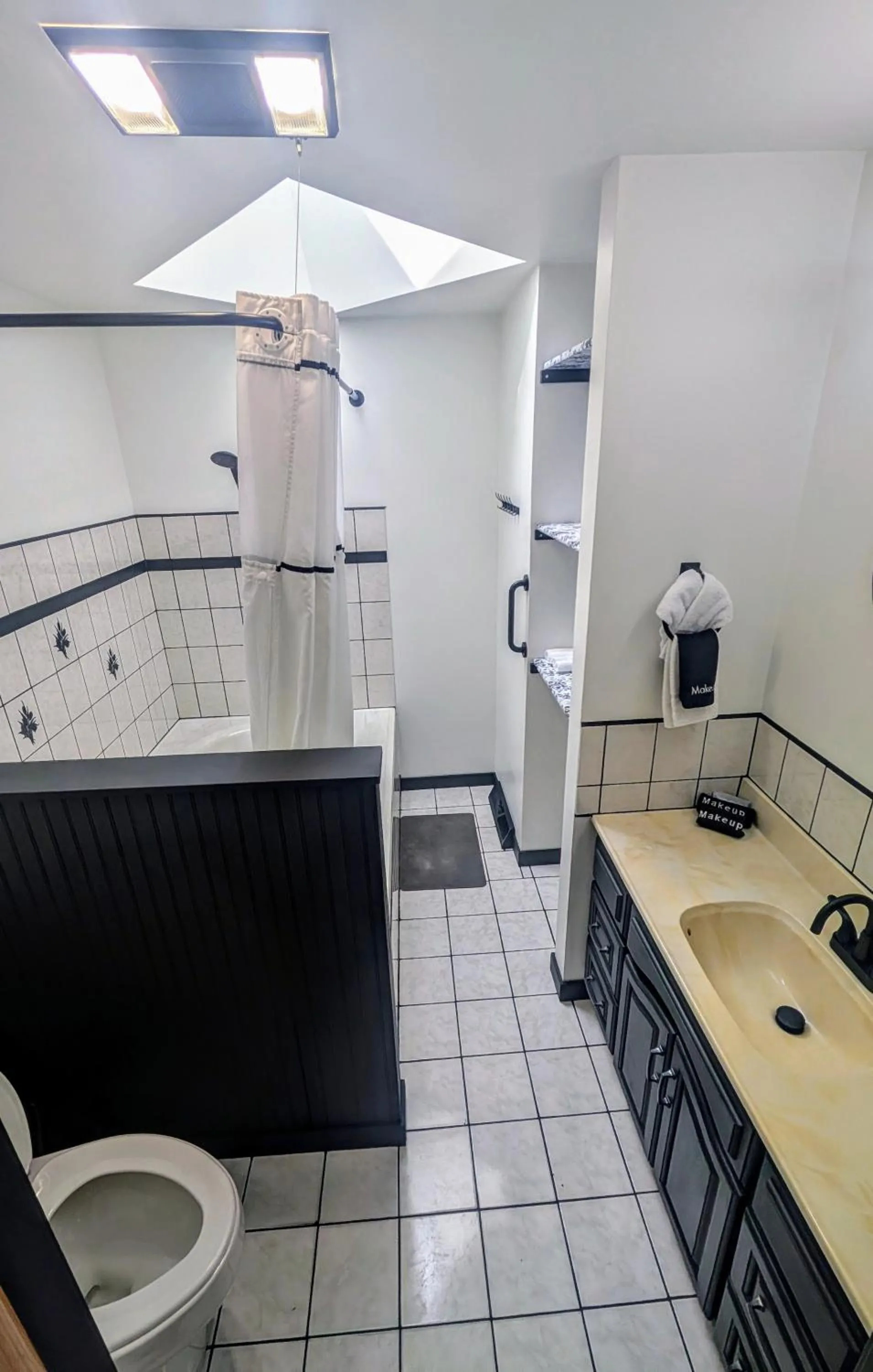 Bathroom in Edge-O-Dells Resort