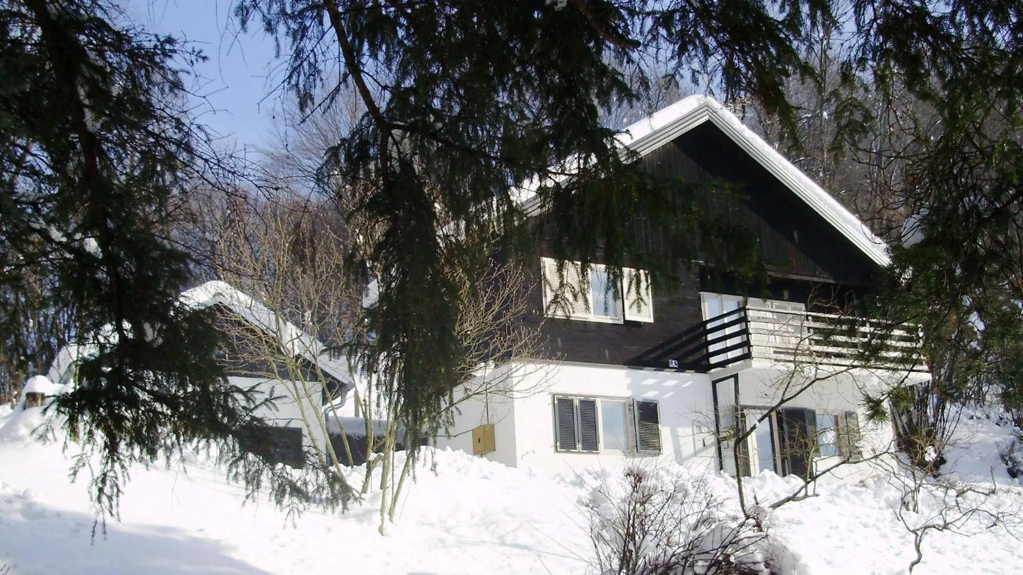 Property building in Kuća za odmor Trnac