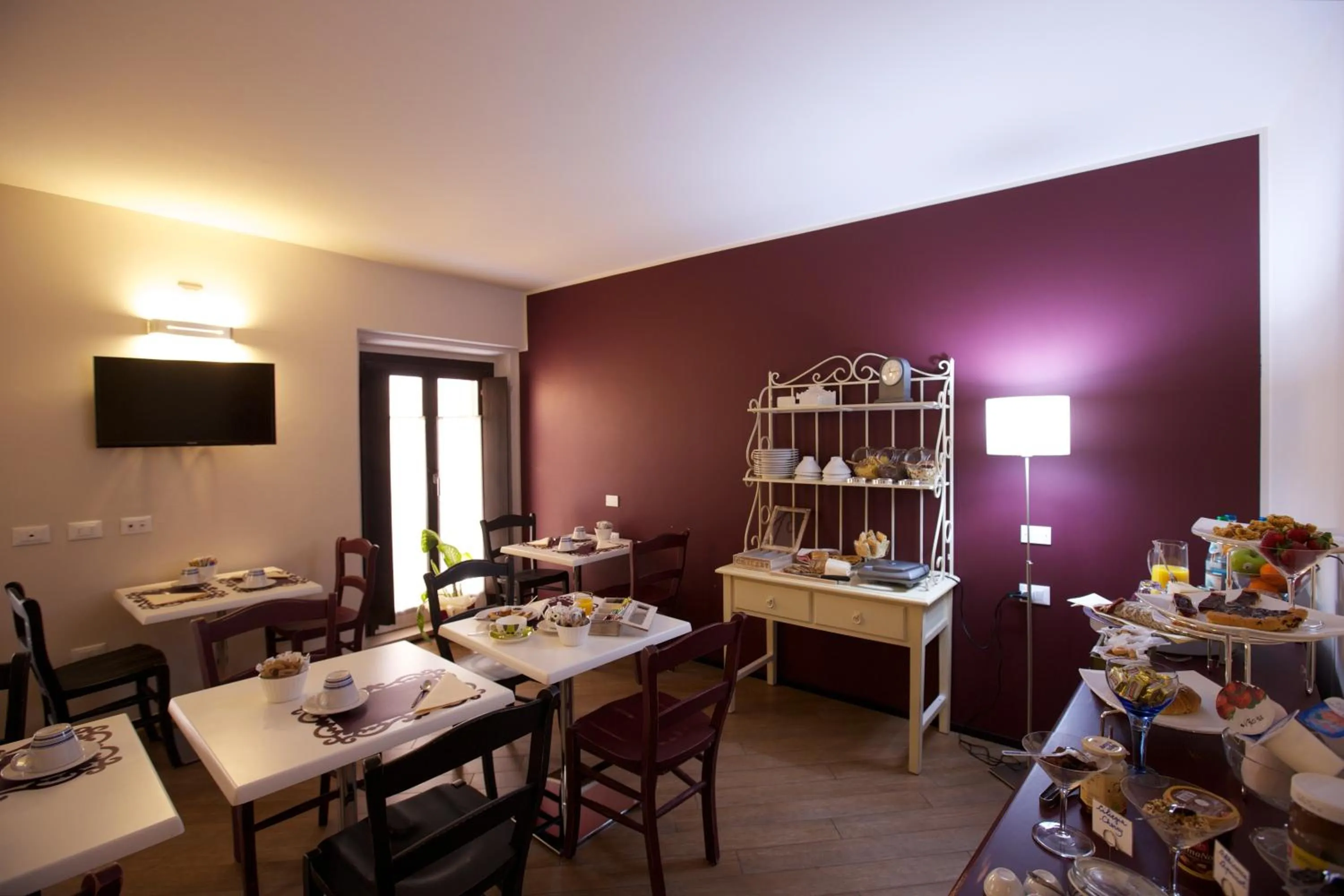 Buffet breakfast in Hotel Leon D'Oro