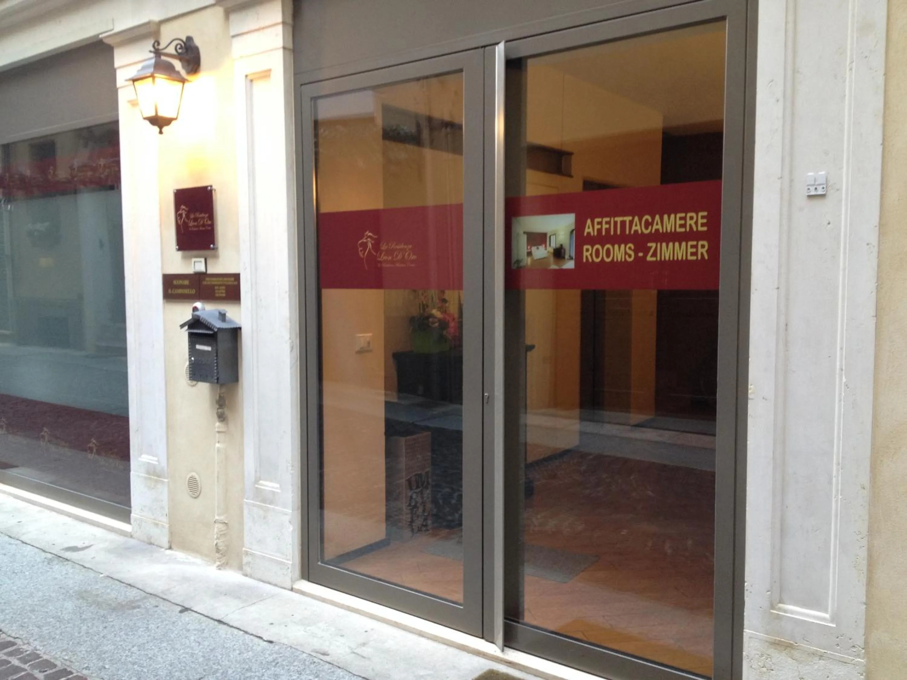 Facade/entrance in Hotel Leon D'Oro