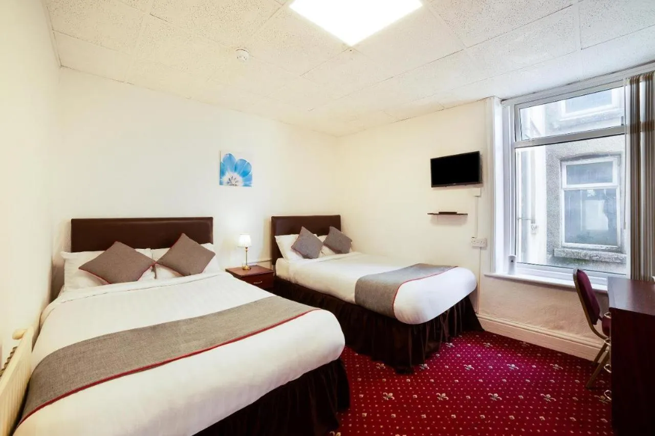 Bed in HOTEL BLUE OCEAN - Call For Cheap Prices - Check In Until 3AM