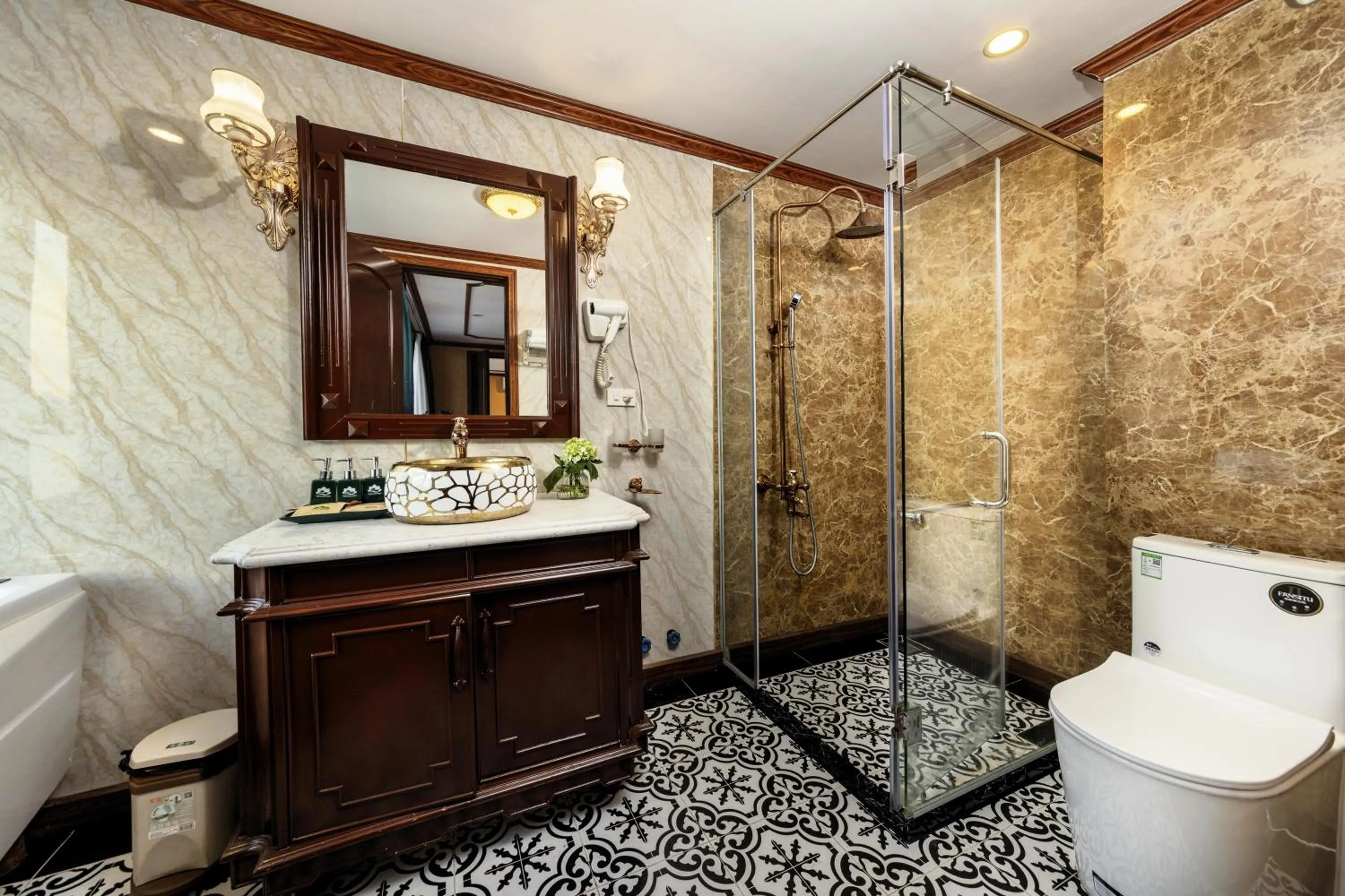 Shower in Verdure Lotus Grandeur Cruise on Ha Long Bay