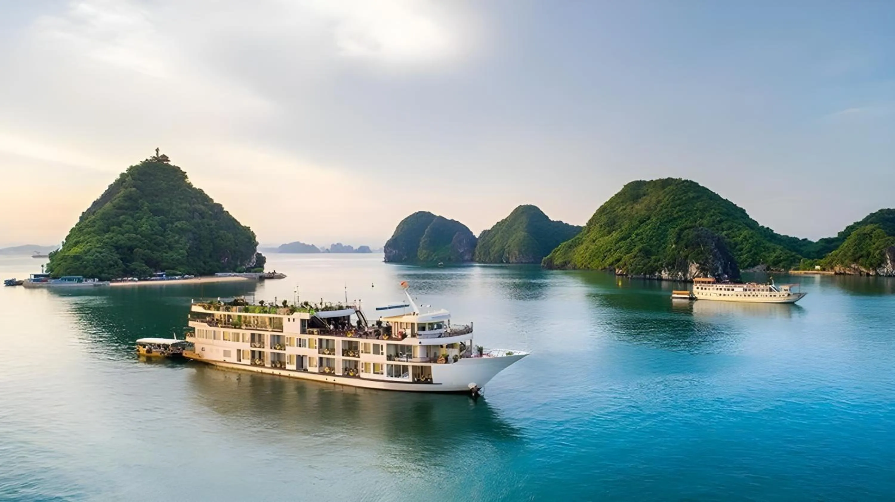Property building in Verdure Lotus Grandeur Cruise on Ha Long Bay