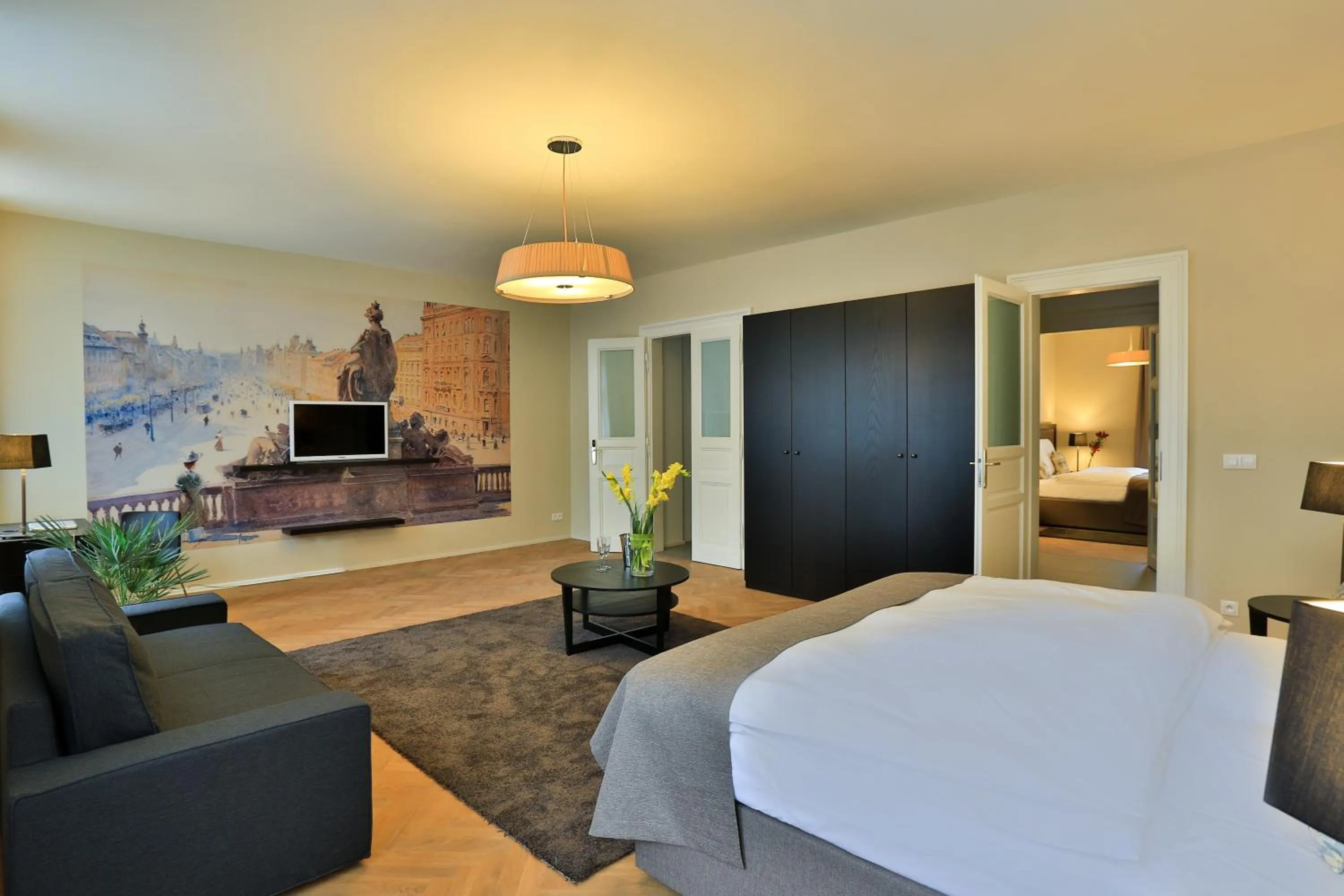 Living room, Bed in James Hotel & Apartments