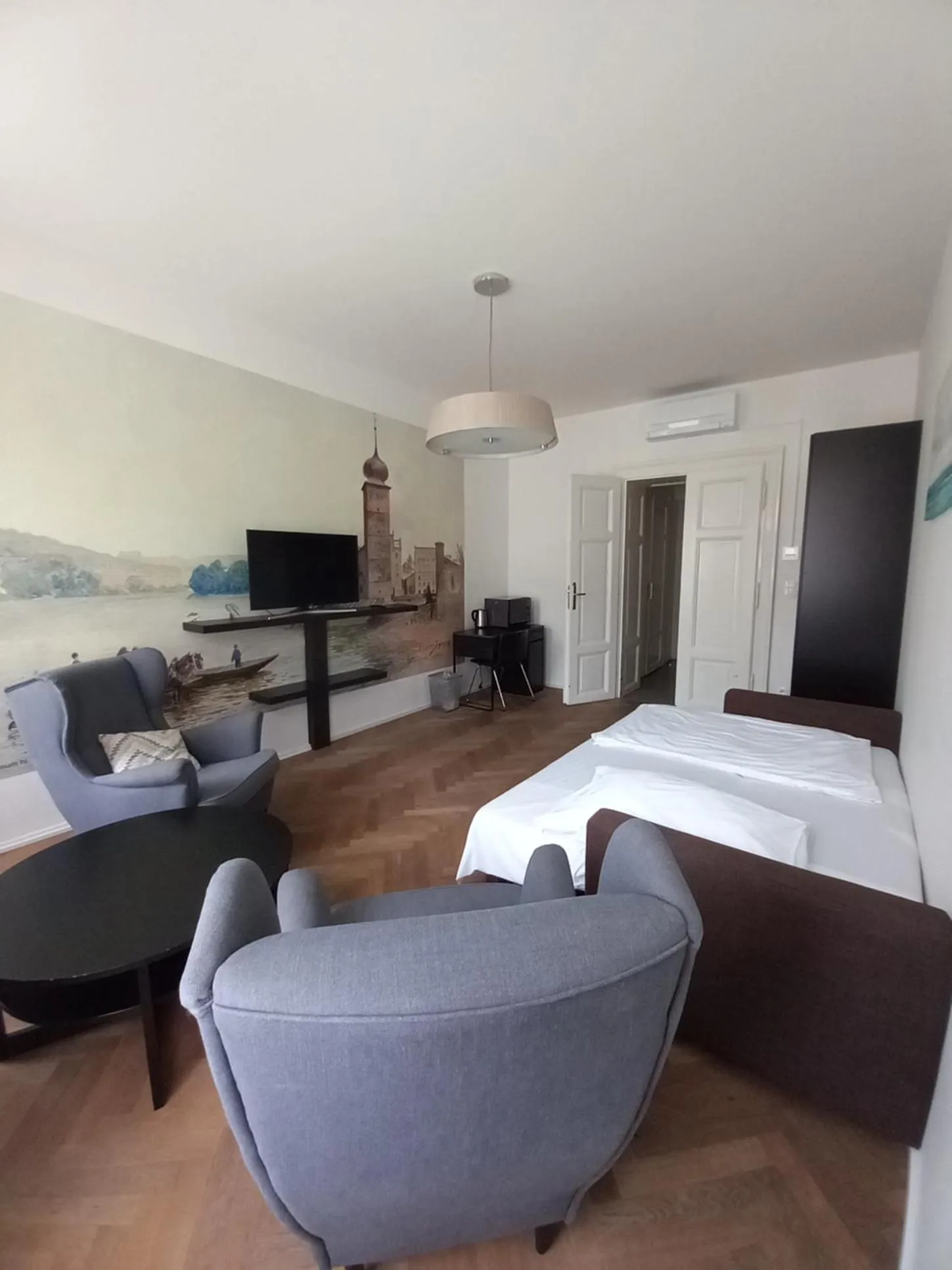 TV and multimedia in James Hotel & Apartments