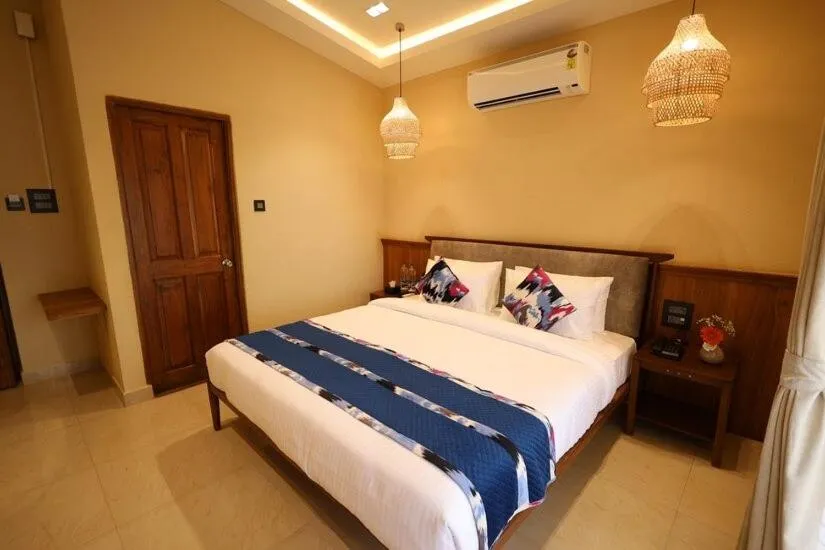 Bed in Foxoso Aaristo Baga Beach Resort
