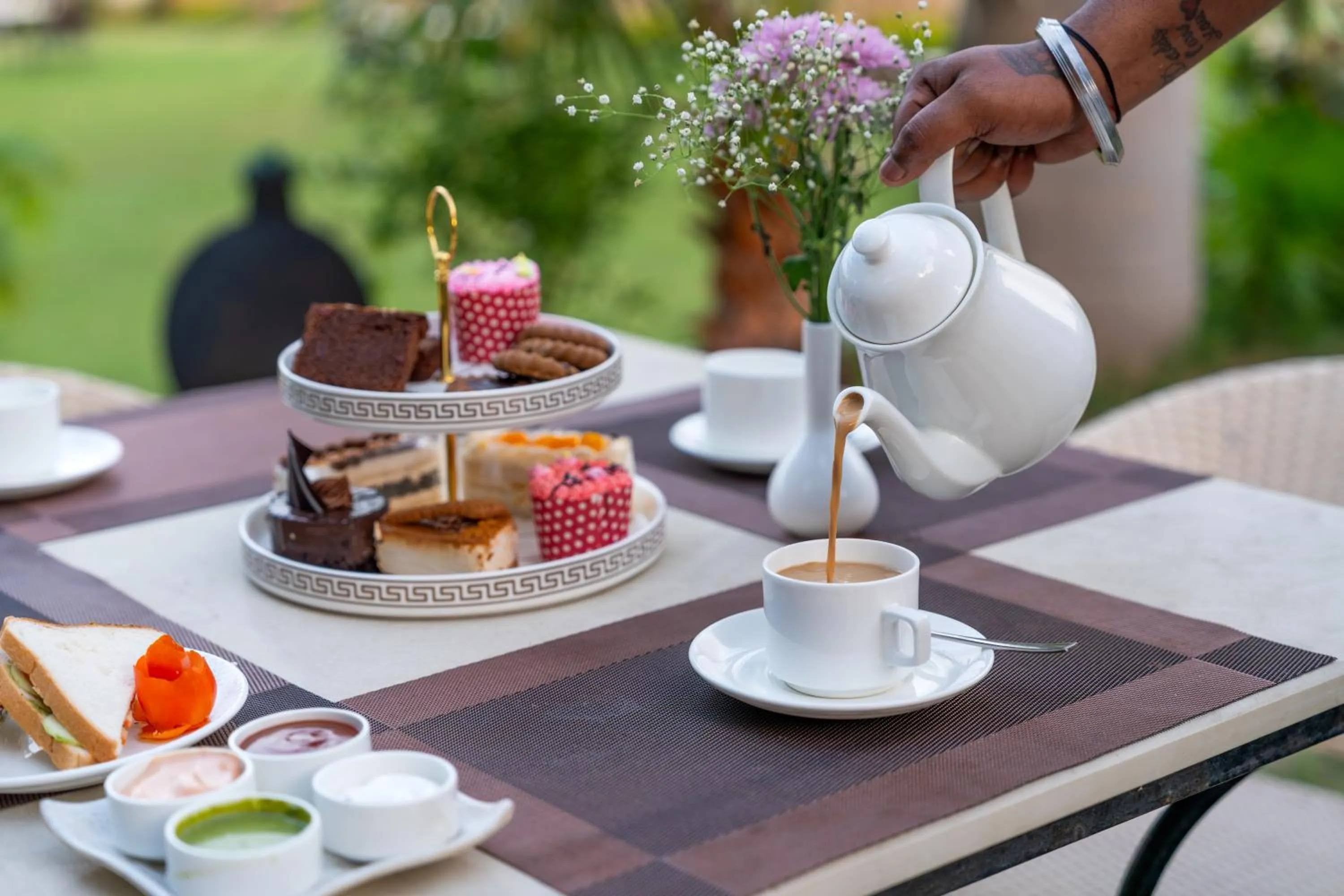 Food and drinks in Surya Kothi Resort