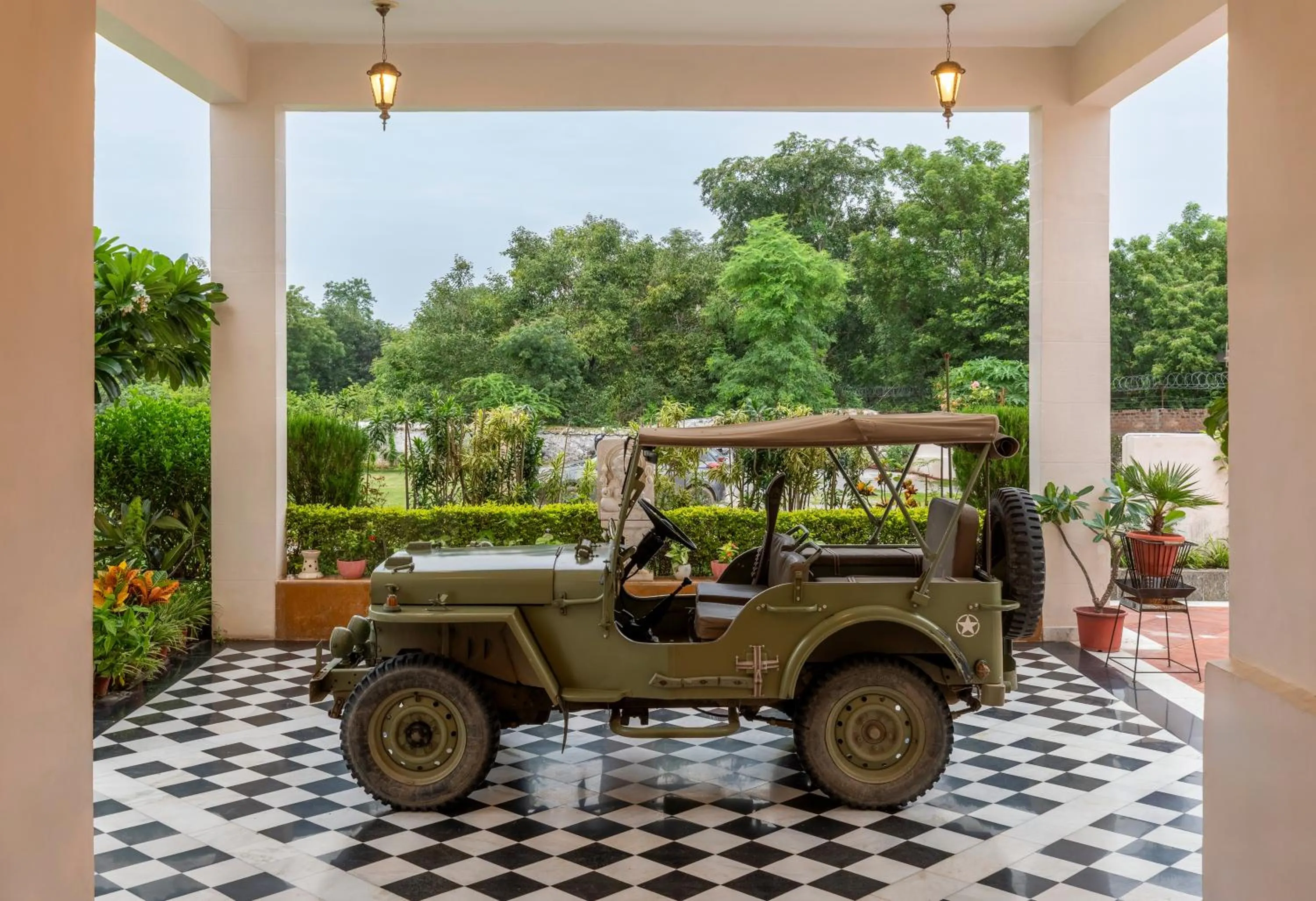 Facade/entrance in Surya Kothi Resort