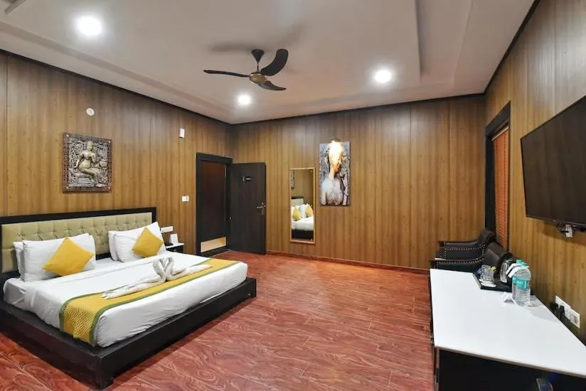 Bedroom, Bed in Foxoso Fiori Hotel