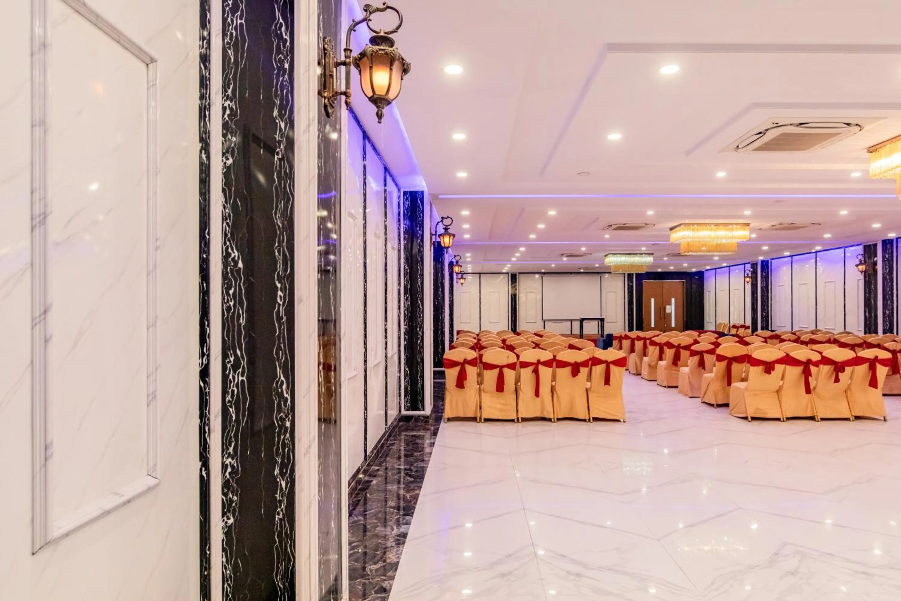 Banquet/Function facilities in Foxoso Fiori Hotel