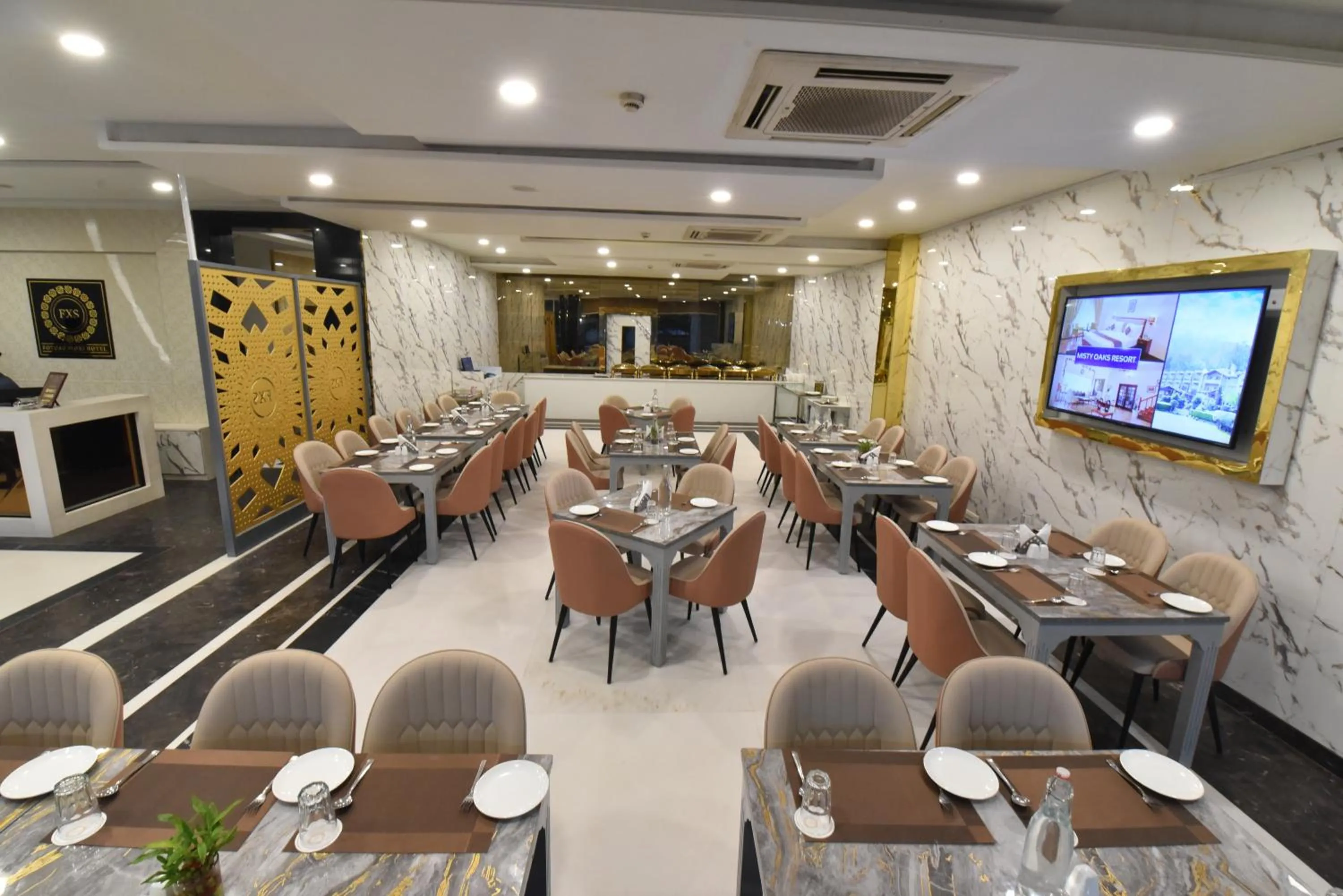 Restaurant/places to eat in Foxoso Fiori Hotel